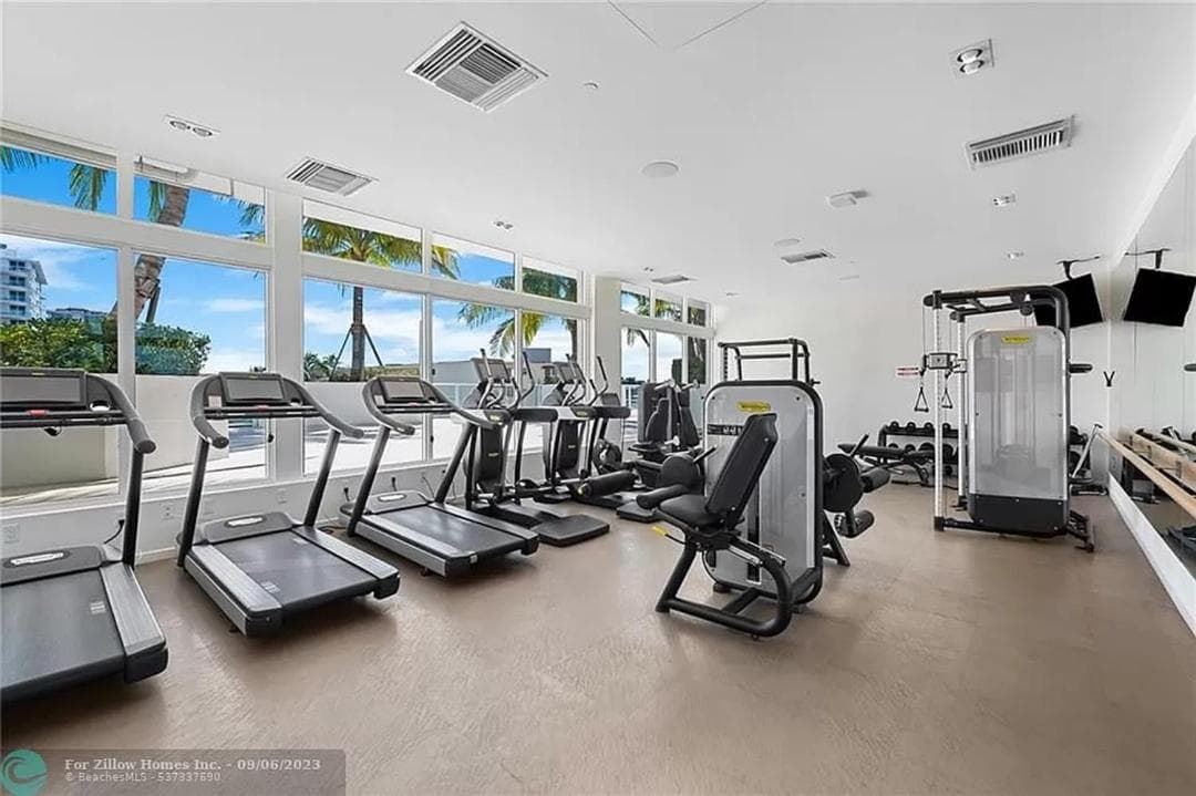 The Glamour of Upscale Downtown Ft. Lauderdale — 30