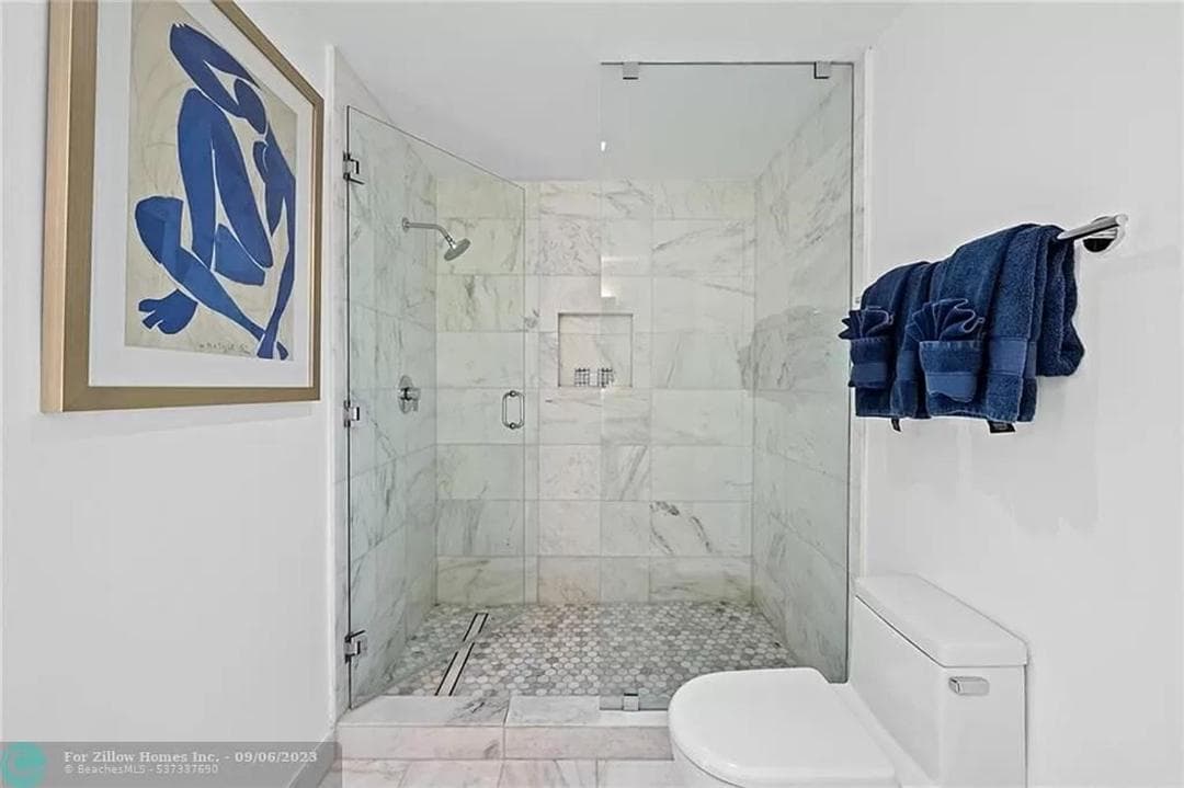 The Glamour of Upscale Downtown Ft. Lauderdale — 13