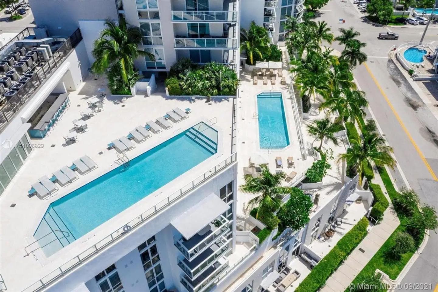 The Glamour of Upscale Downtown Ft. Lauderdale — 10