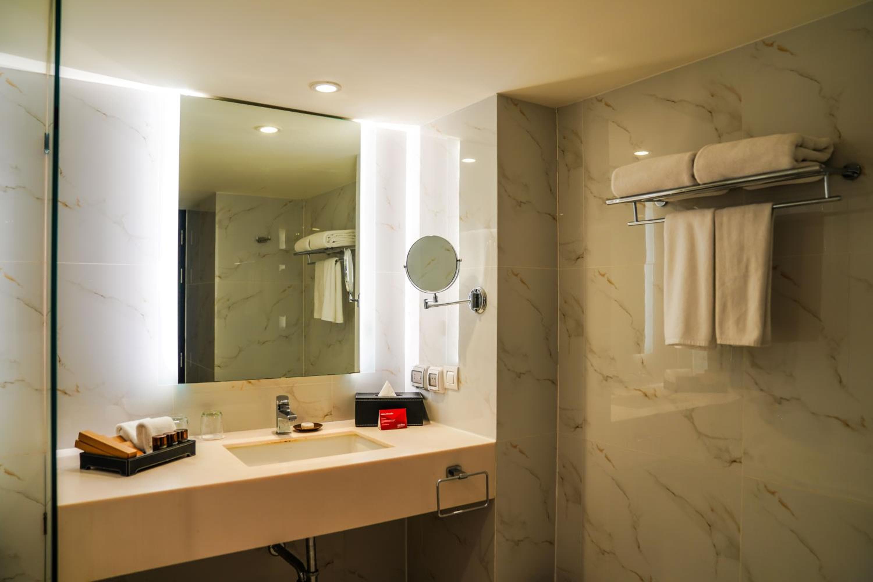 Mövenpick Hotel Sukhumvit 15 Bangkok — 27