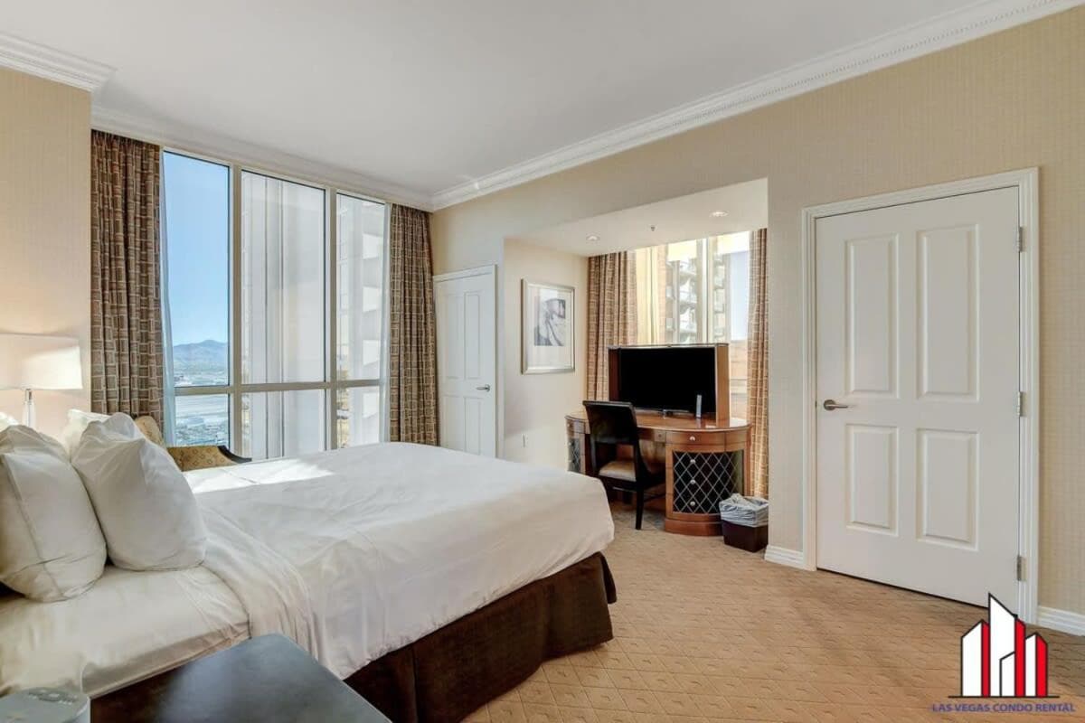 MGM Signature-31-702 1Bedroom 2Bath Balcony Suite — 25