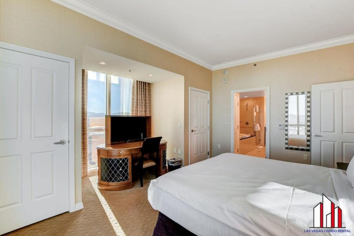 MGM Signature-31-702 1Bedroom 2Bath Balcony Suite — 8