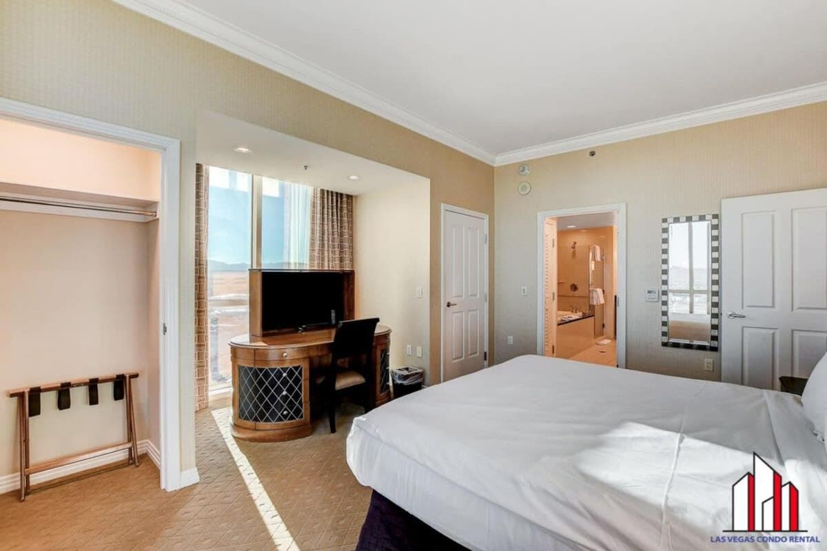 MGM Signature-31-702 1Bedroom 2Bath Balcony Suite — 21