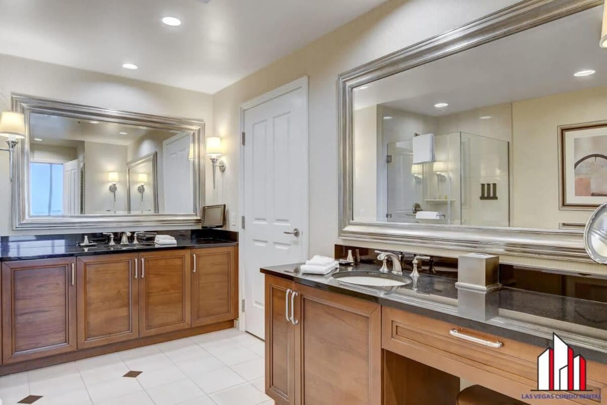 MGM Signature-31-702 1Bedroom 2Bath Balcony Suite — 10