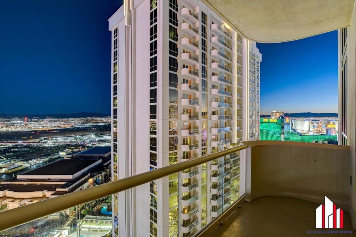 MGM Signature-31-702 1Bedroom 2Bath Balcony Suite — 2