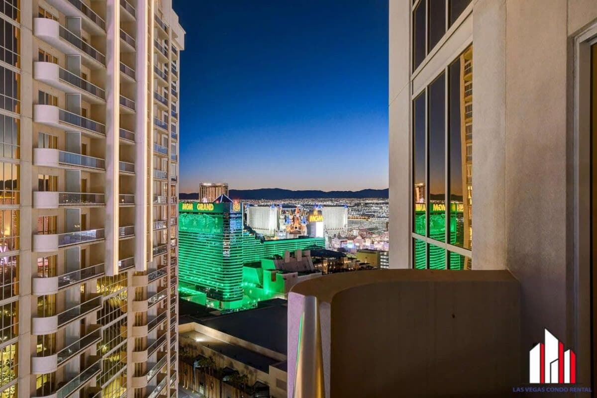 MGM Signature-31-702 1Bedroom 2Bath Balcony Suite — 7
