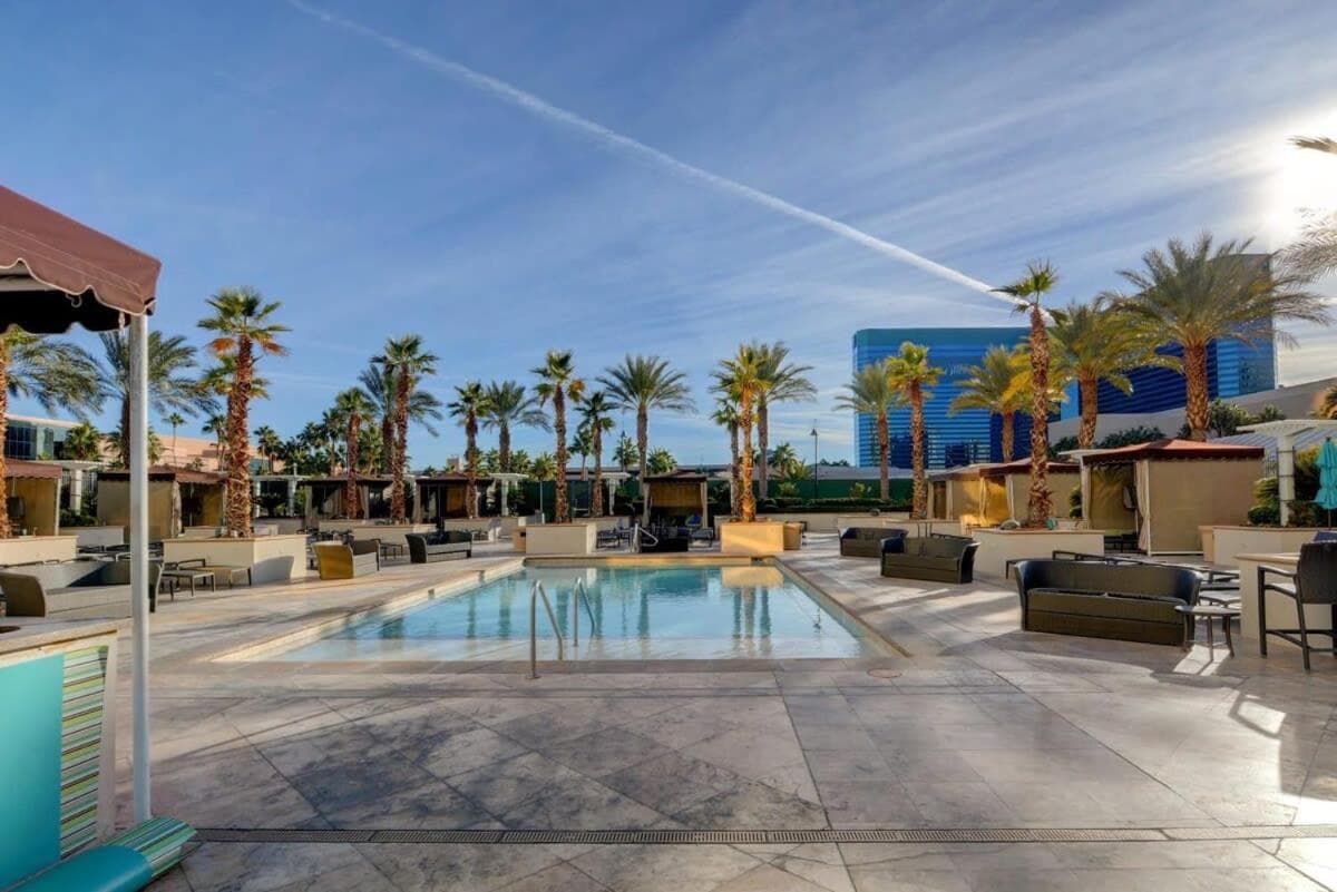 MGM Signature-31-702 1Bedroom 2Bath Balcony Suite — 10