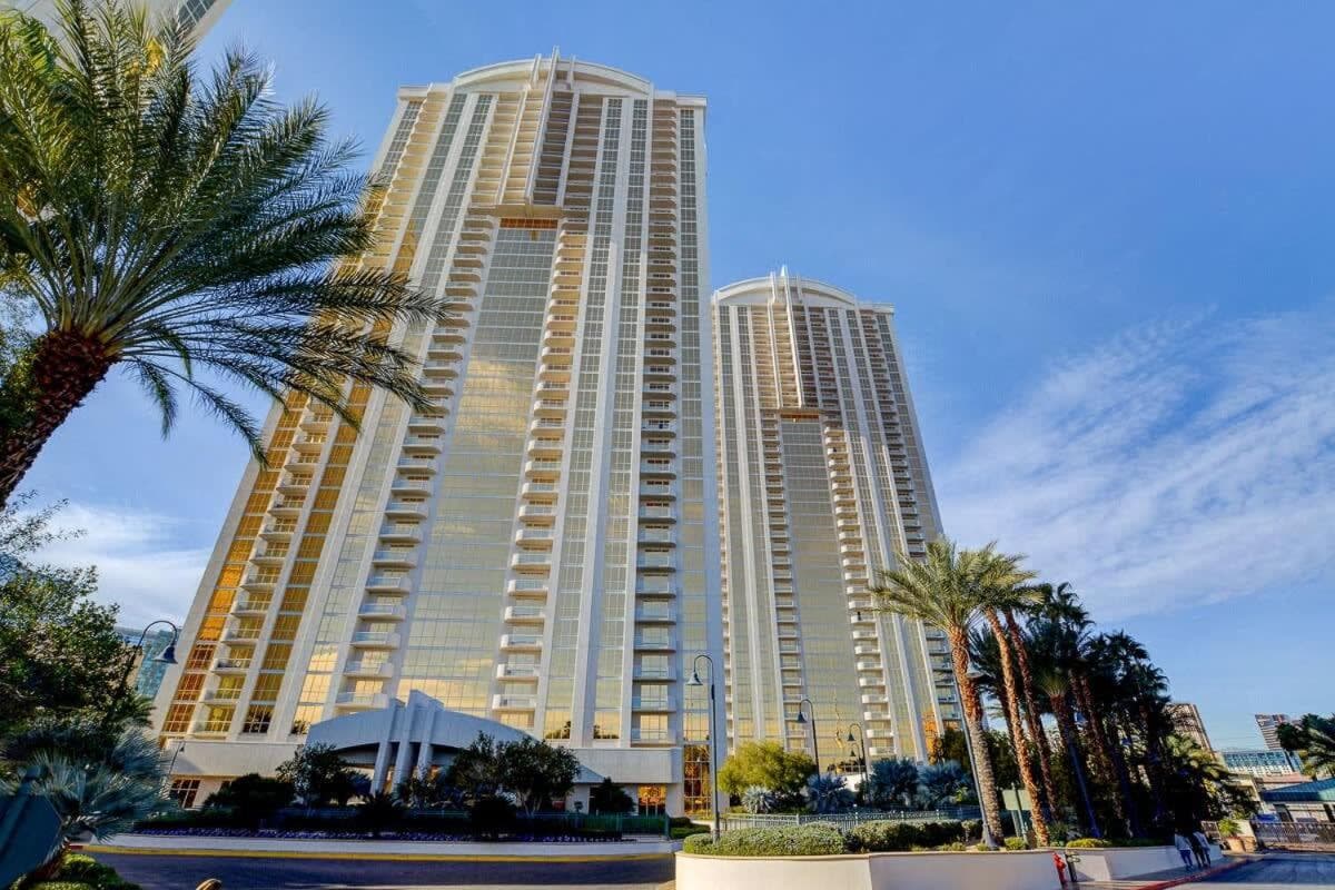 MGM Signature-31-702 1Bedroom 2Bath Balcony Suite — 16
