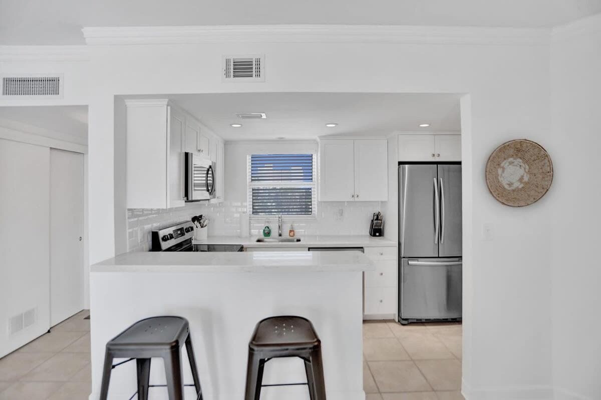 Fort Lauderdale Yacht & Beach Club 412 — 22