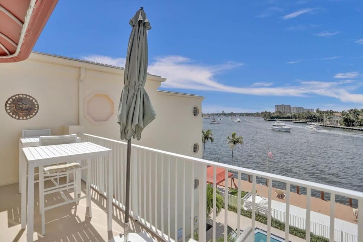 Fort Lauderdale Yacht & Beach Club 412 — 10