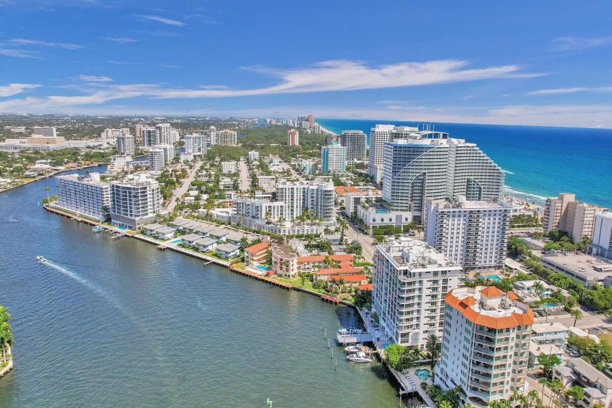 Fort Lauderdale Yacht & Beach Club 412 — 1