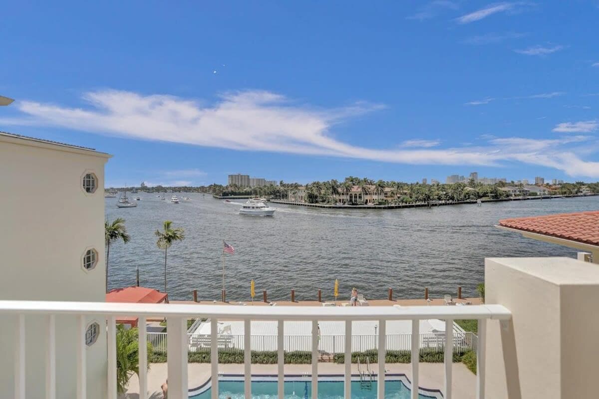 Fort Lauderdale Yacht & Beach Club 412 — 6