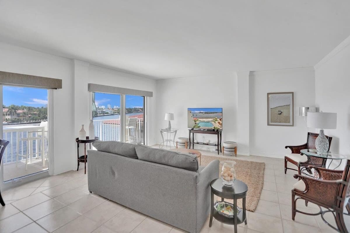 Fort Lauderdale Yacht & Beach Club 412 — 7