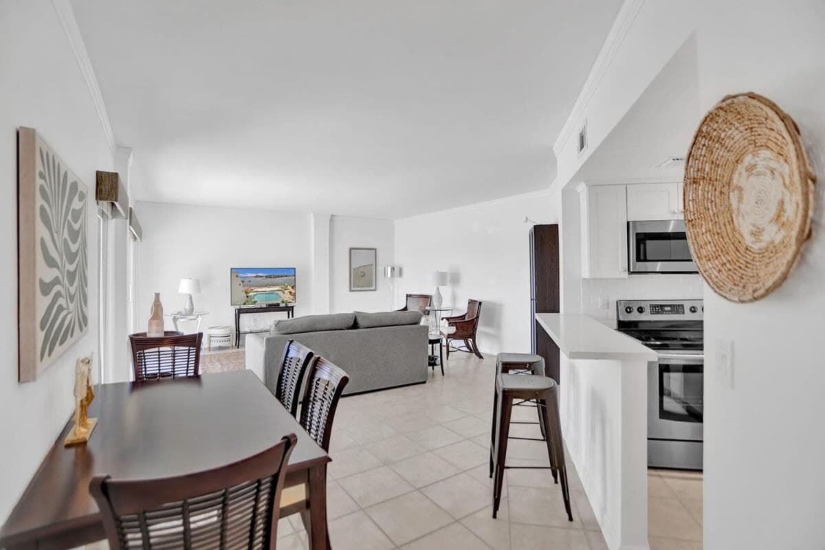 Fort Lauderdale Yacht & Beach Club 412 — 15
