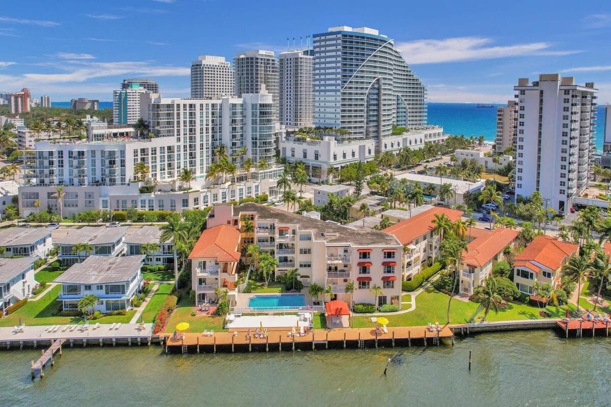 Fort Lauderdale Yacht & Beach Club 412 — 24