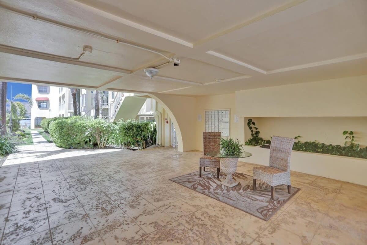 Fort Lauderdale Yacht & Beach Club 412 — 25