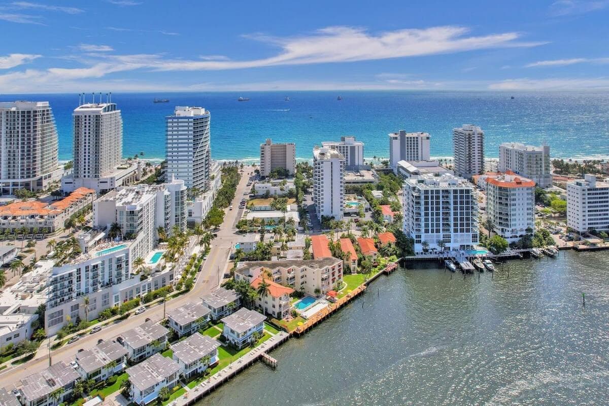 Fort Lauderdale Yacht & Beach Club 412 — 28