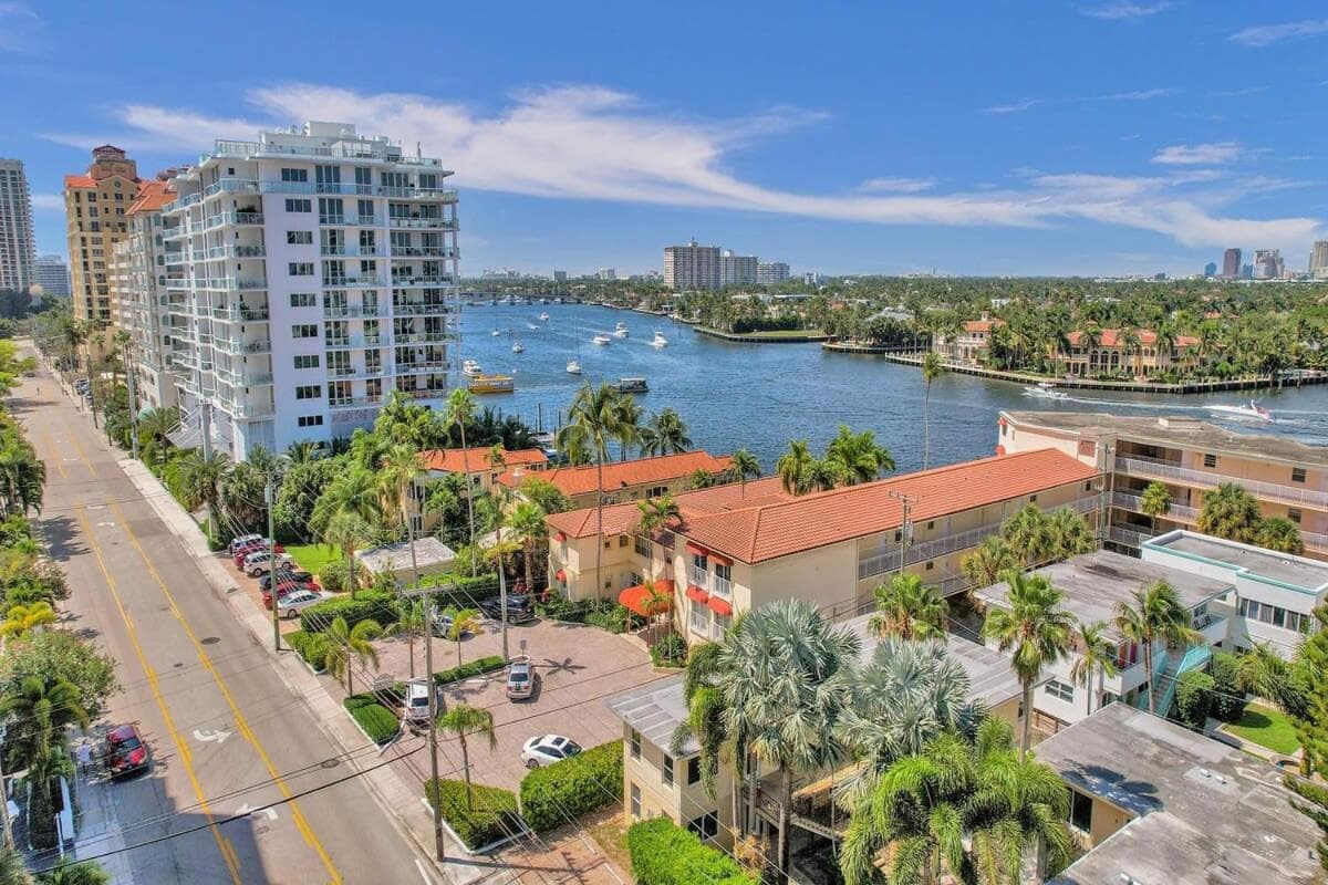 Fort Lauderdale Yacht & Beach Club 412 — 29