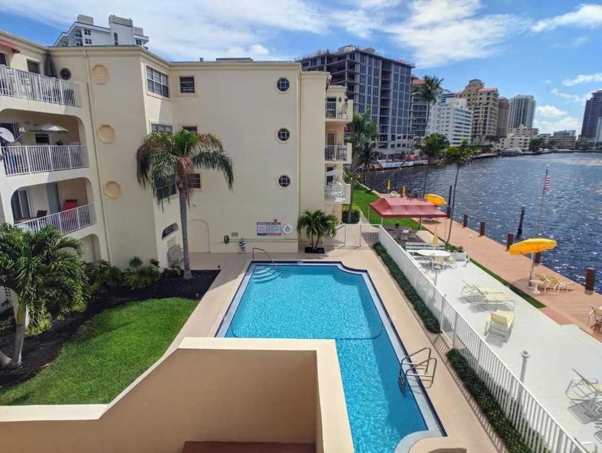 Fort Lauderdale Yacht & Beach Club 412 — 5