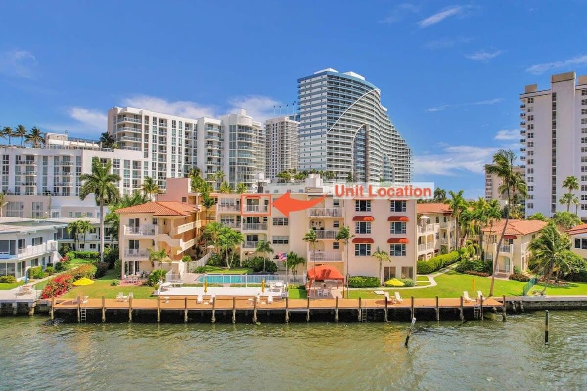 Fort Lauderdale Yacht & Beach Club 412 — 8