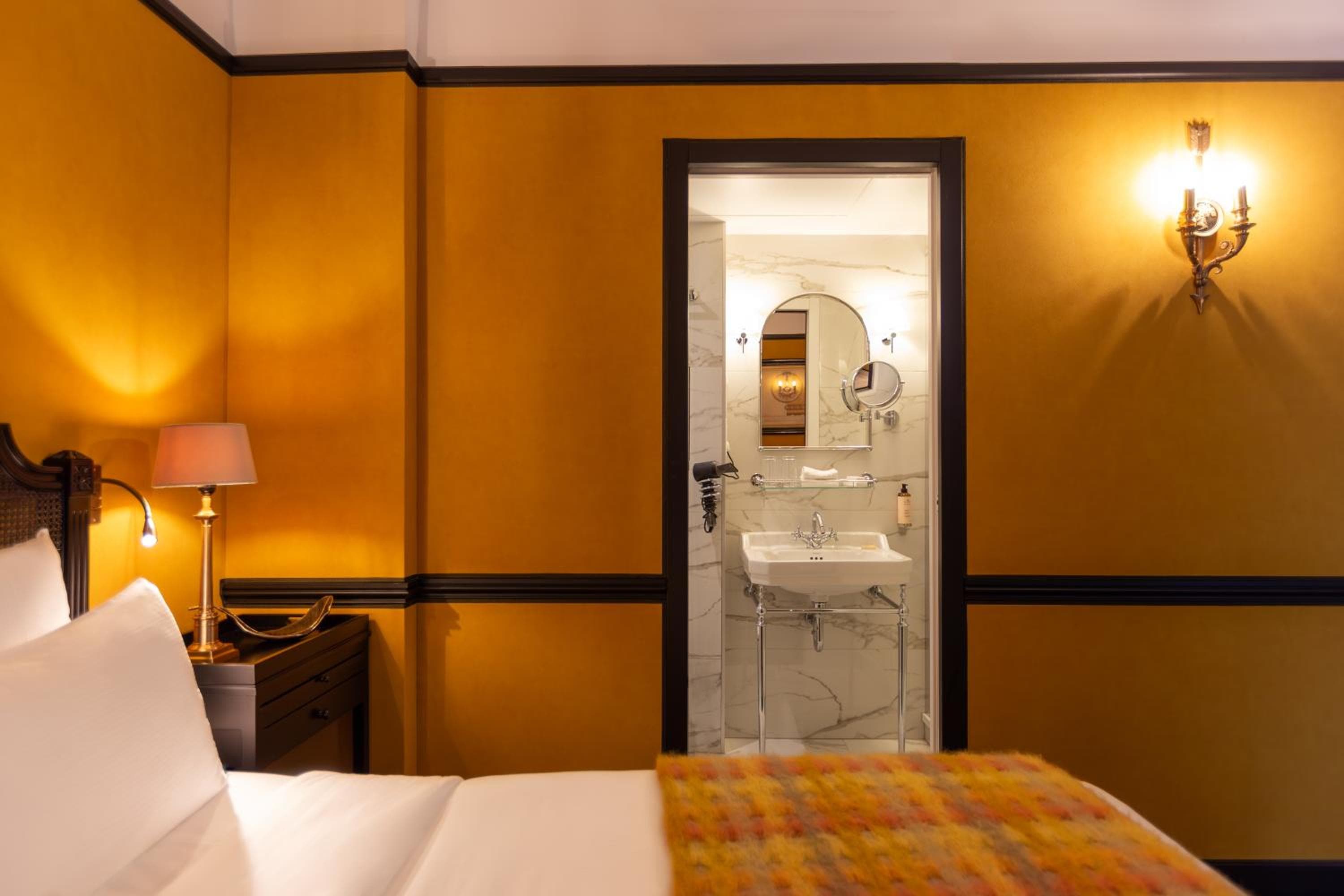 Hotel Gabriel París — 17