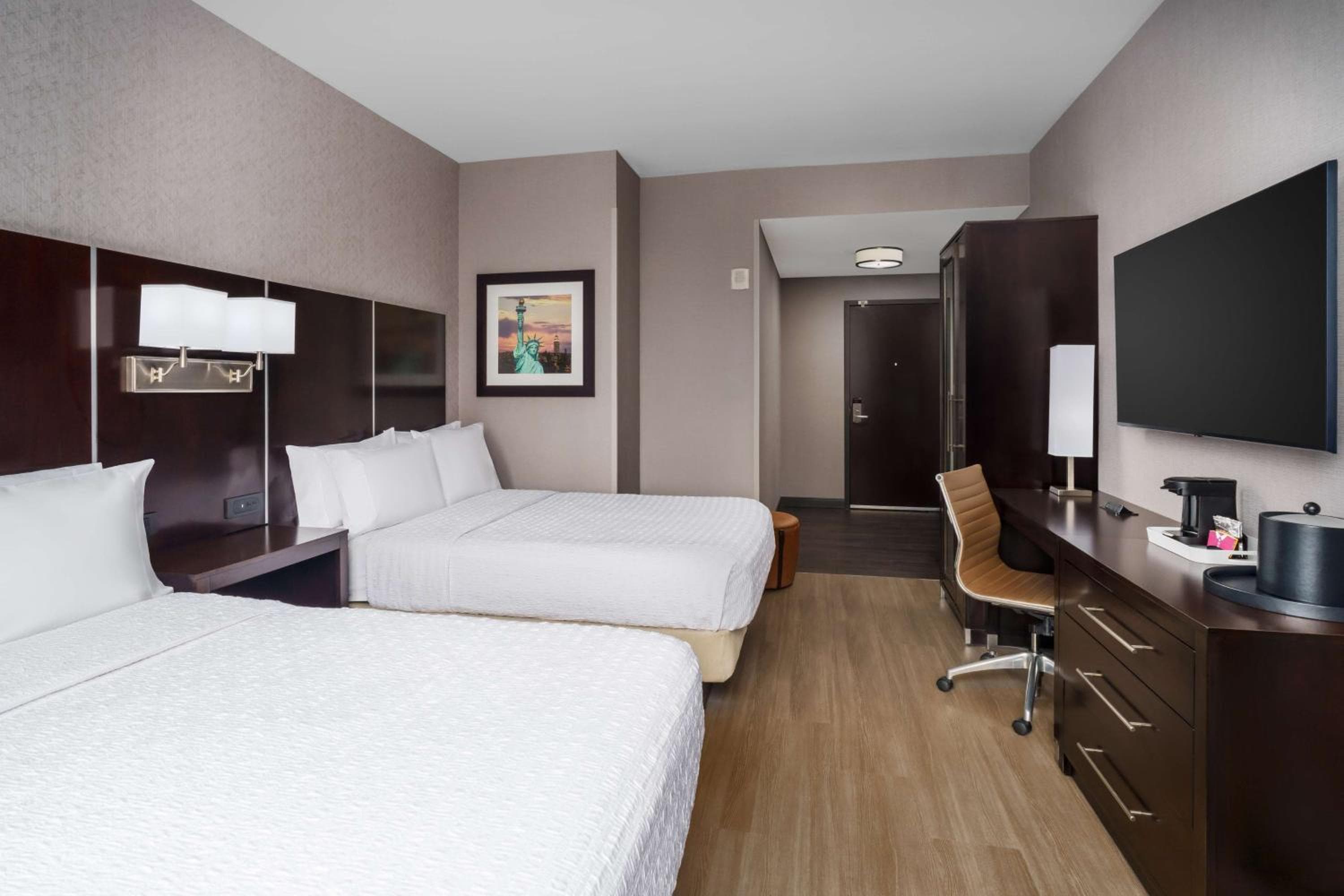 Hampton Inn Times Square Central — 16