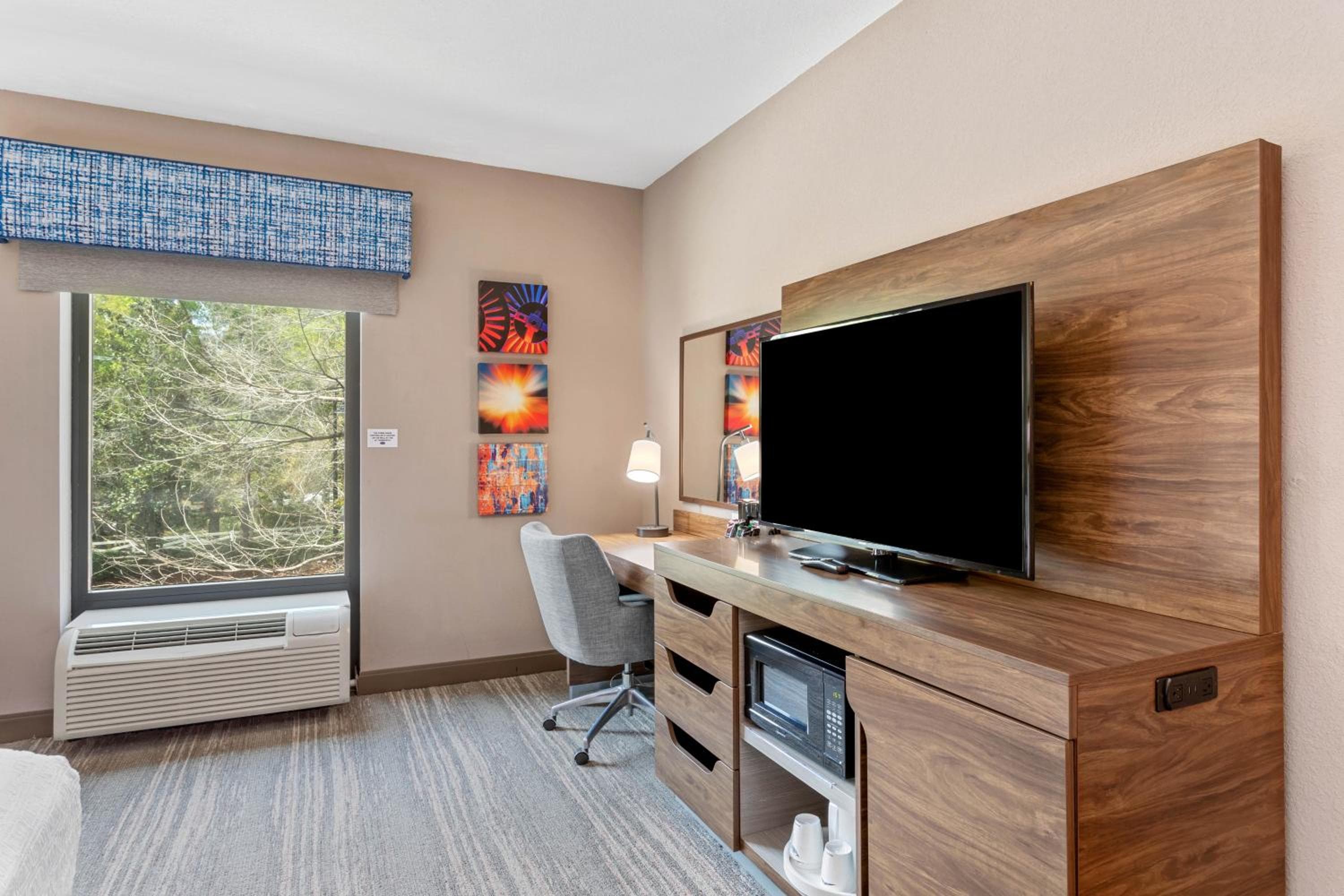 Hampton Inn & Suites Orlando-Apopka — 7