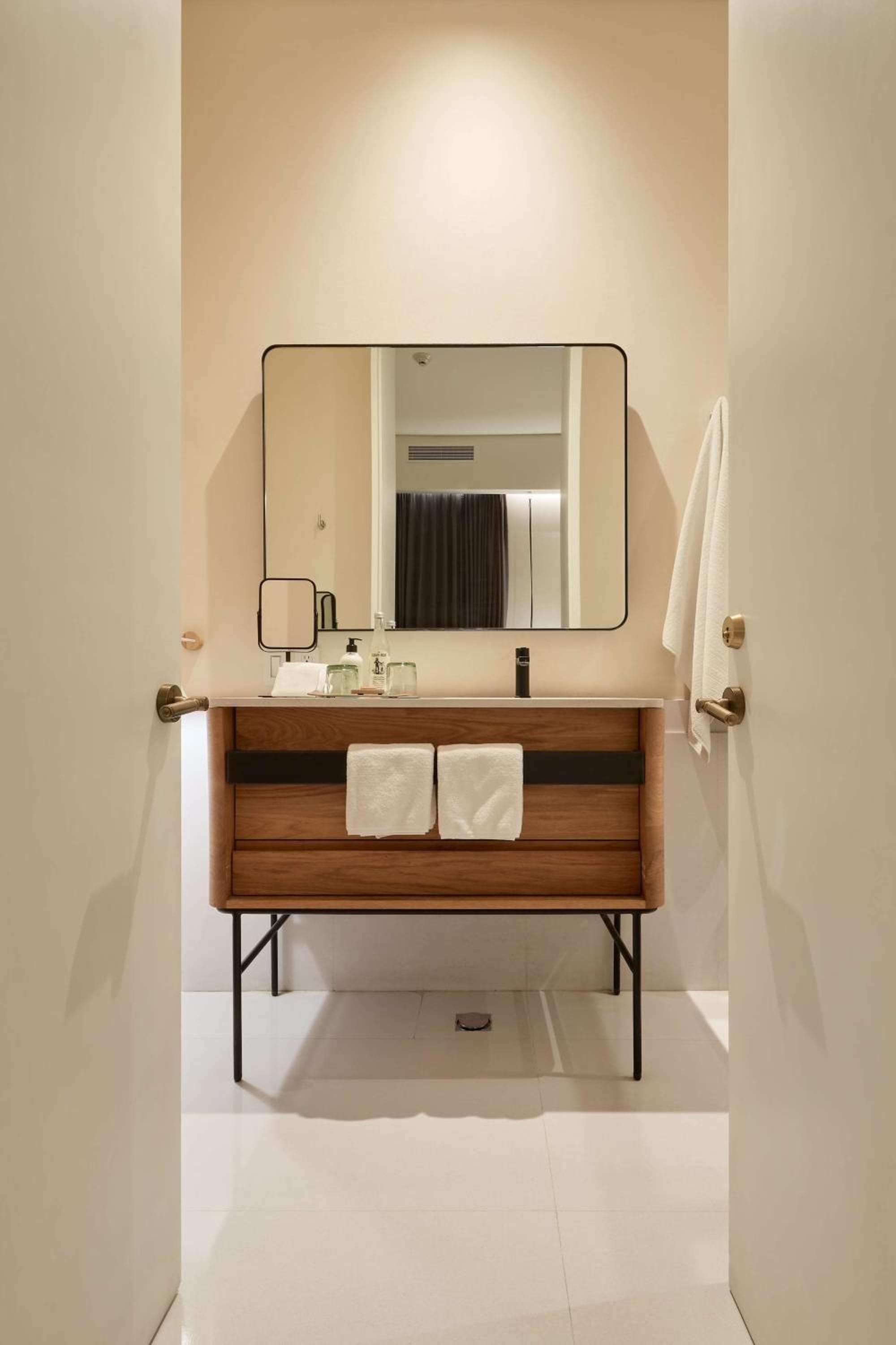 Umbral, Curio Collection By Hilton — 21