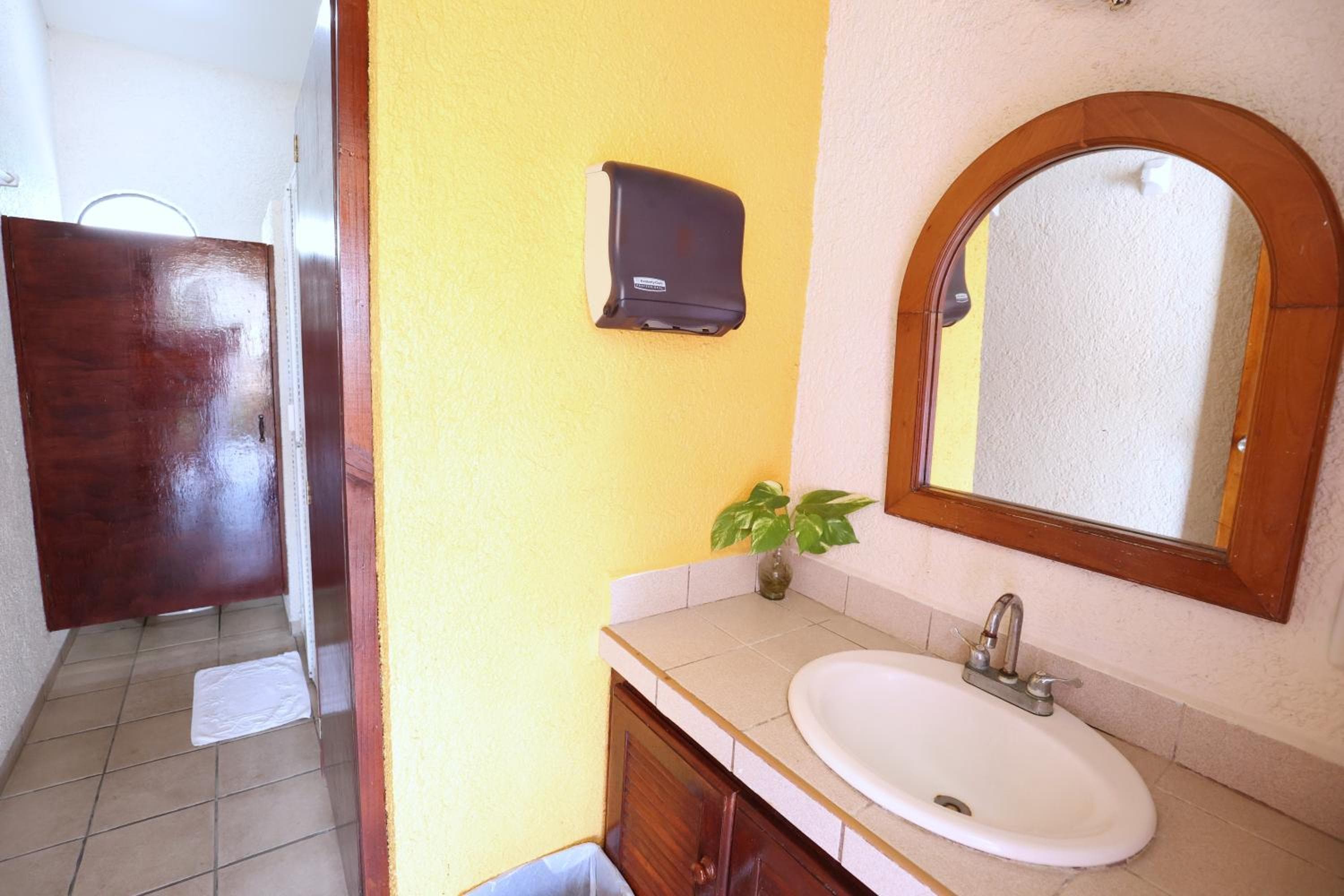 Hotel Bosque Caribe, 5th Av. zone — 23