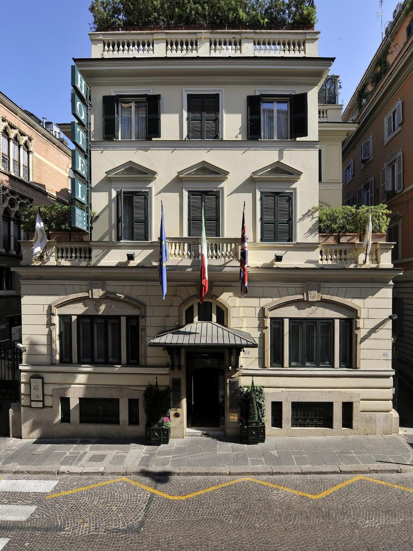 Das Britannia Hotel — 1