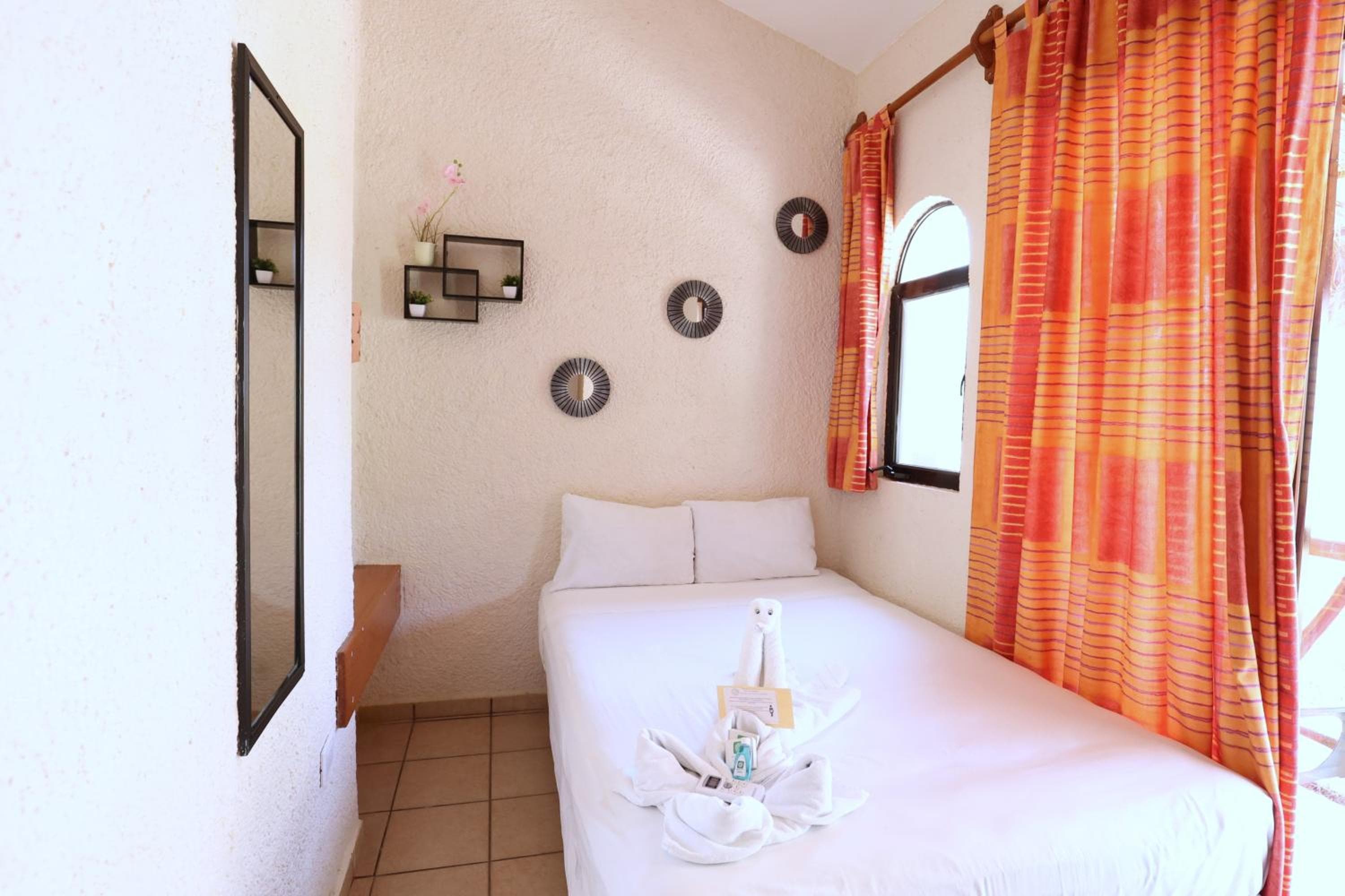 Hotel Bosque Caribe, 5th Av. zone — 16