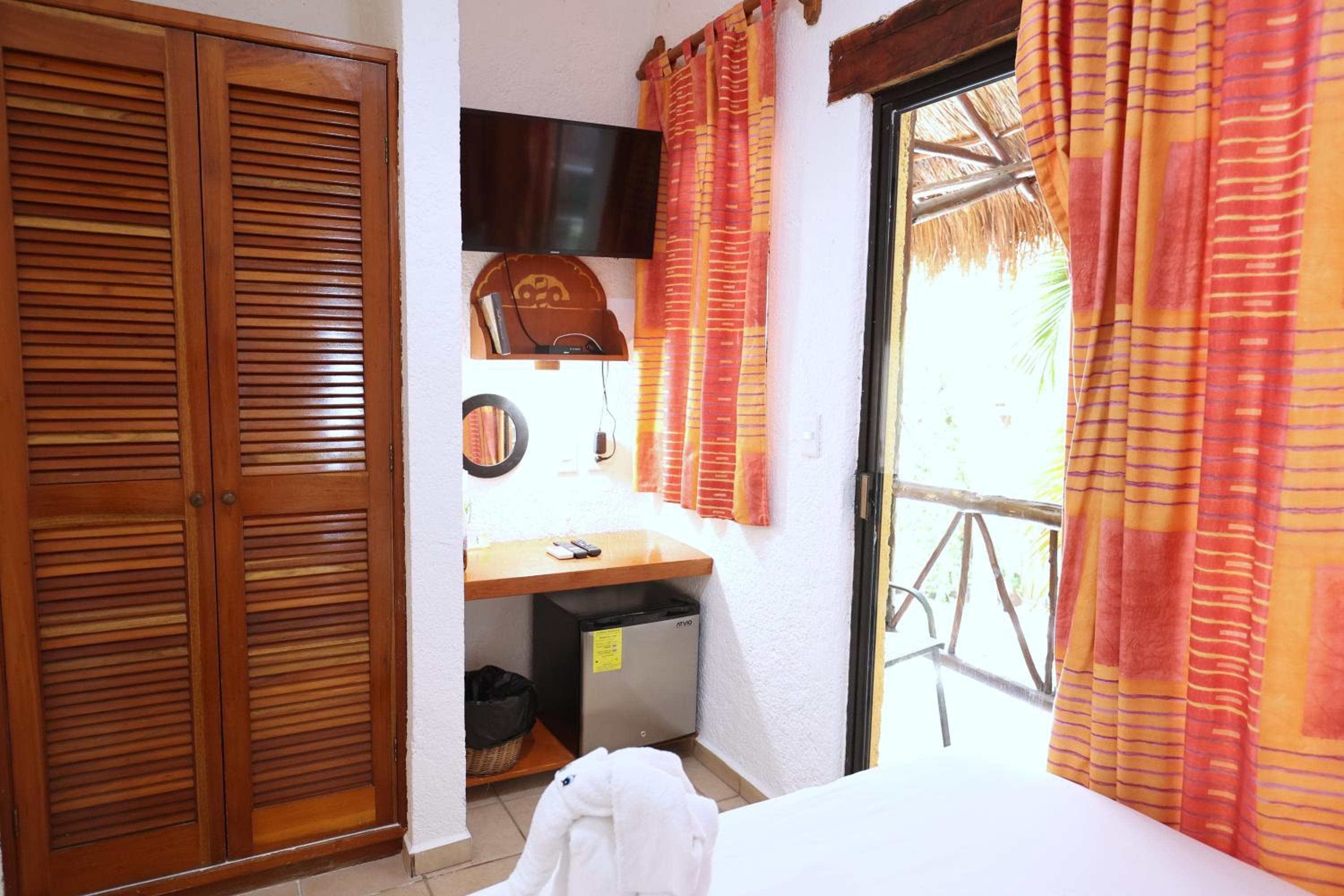 Hotel Bosque Caribe, 5th Av. zone — 17