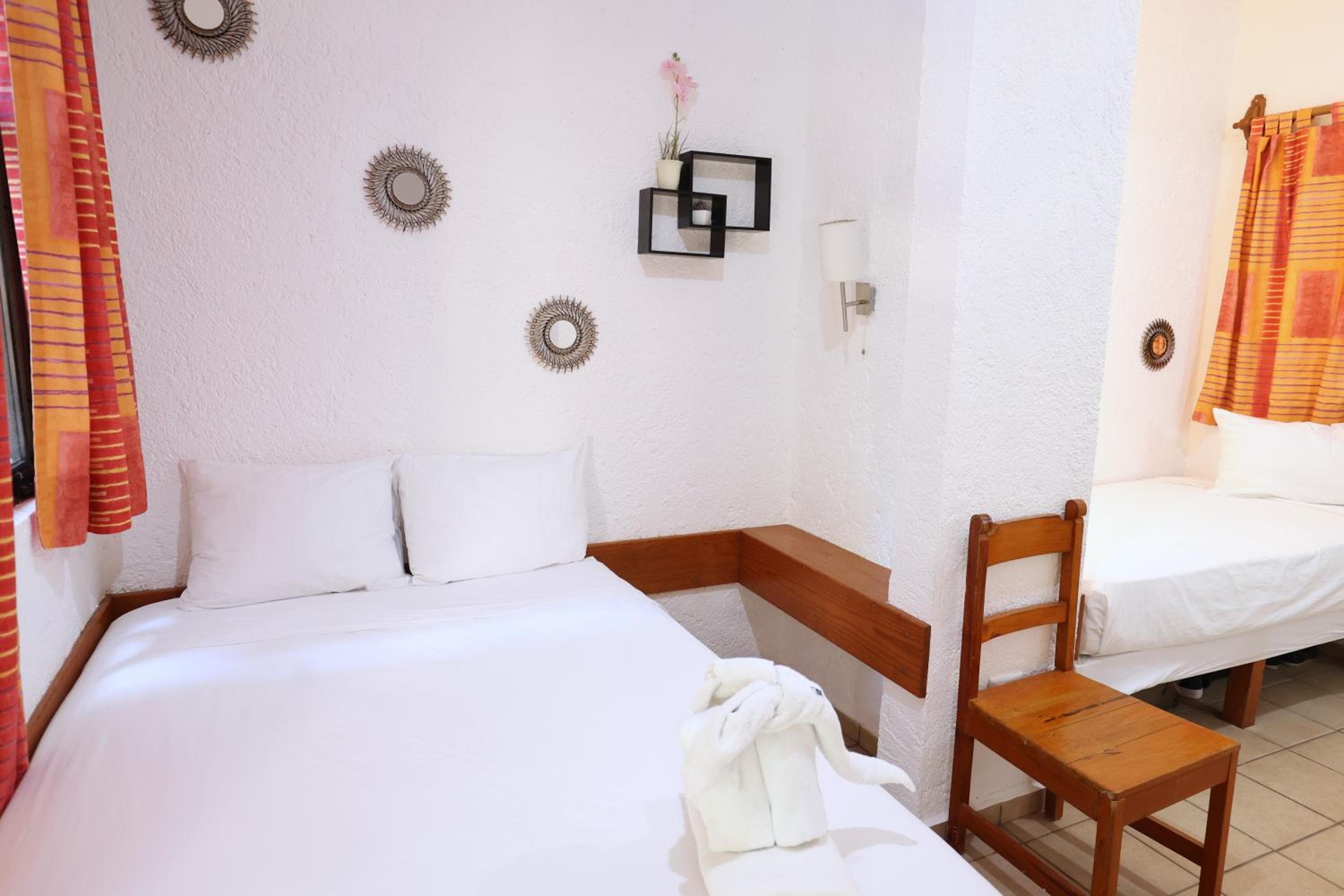 Hotel Bosque Caribe, 5th Av. zone — 18