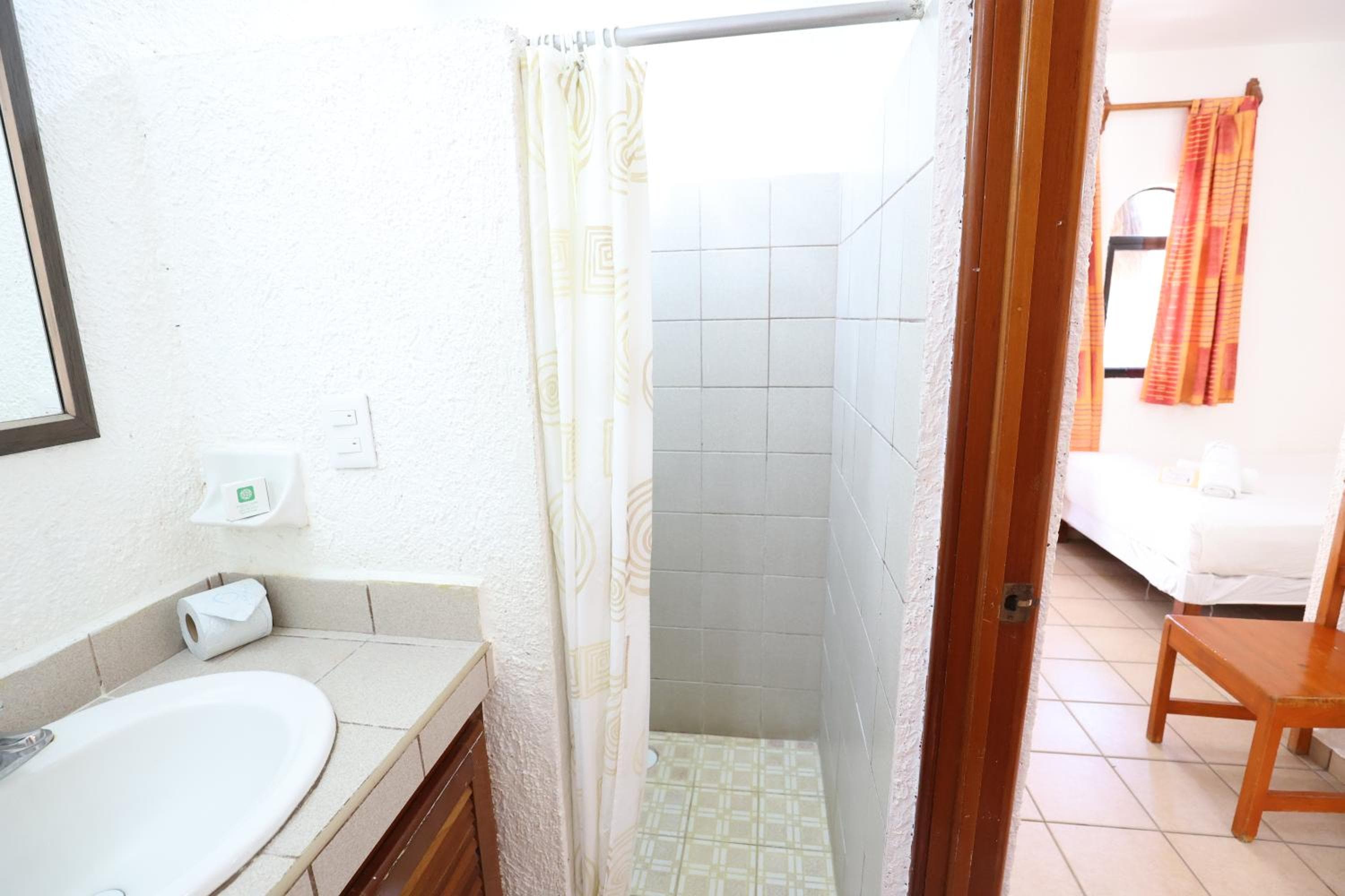 Hotel Bosque Caribe, 5th Av. zone — 11