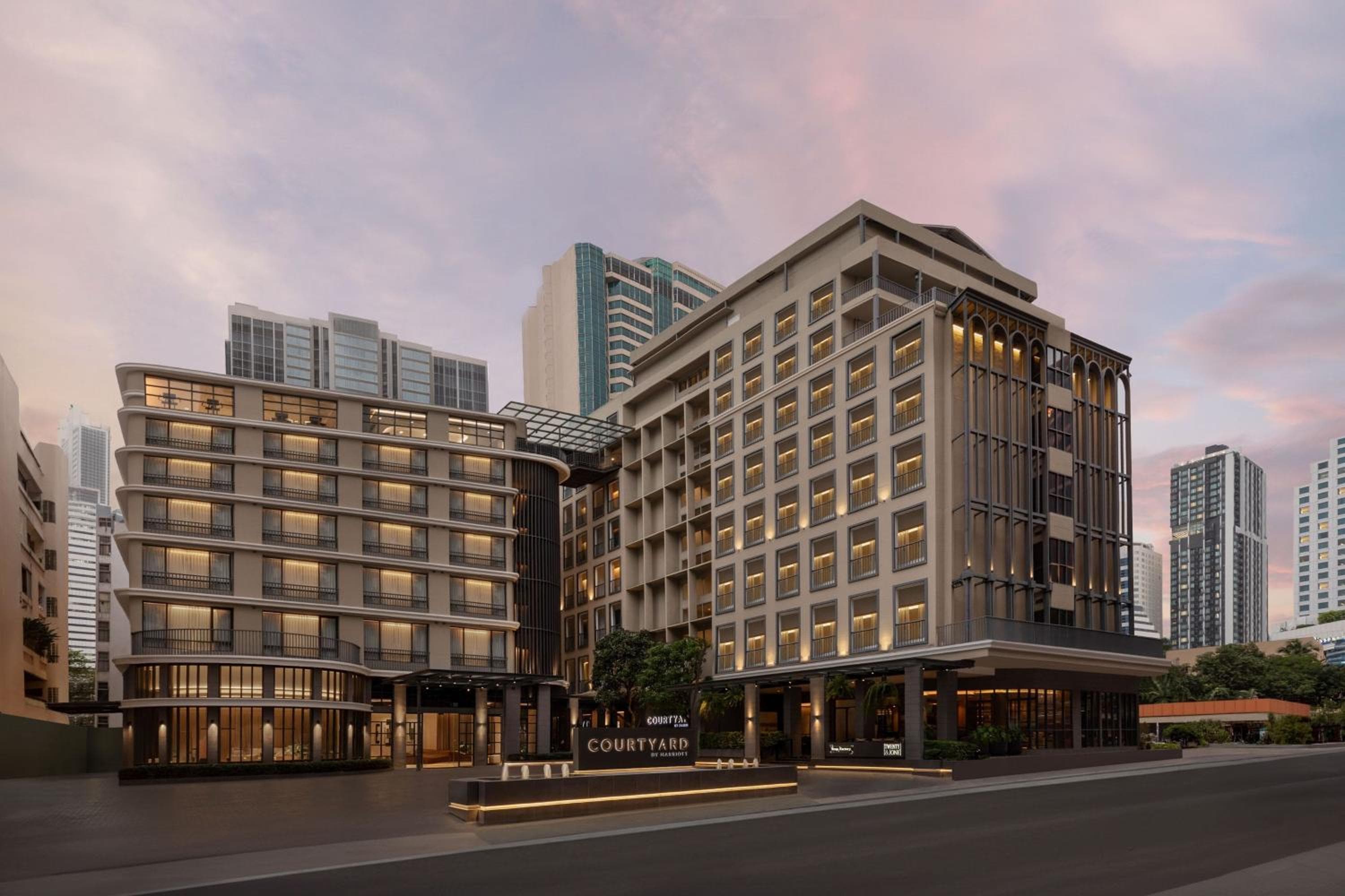 Courtyard by Marriott Bangkok Sukhumvit 20 — 1