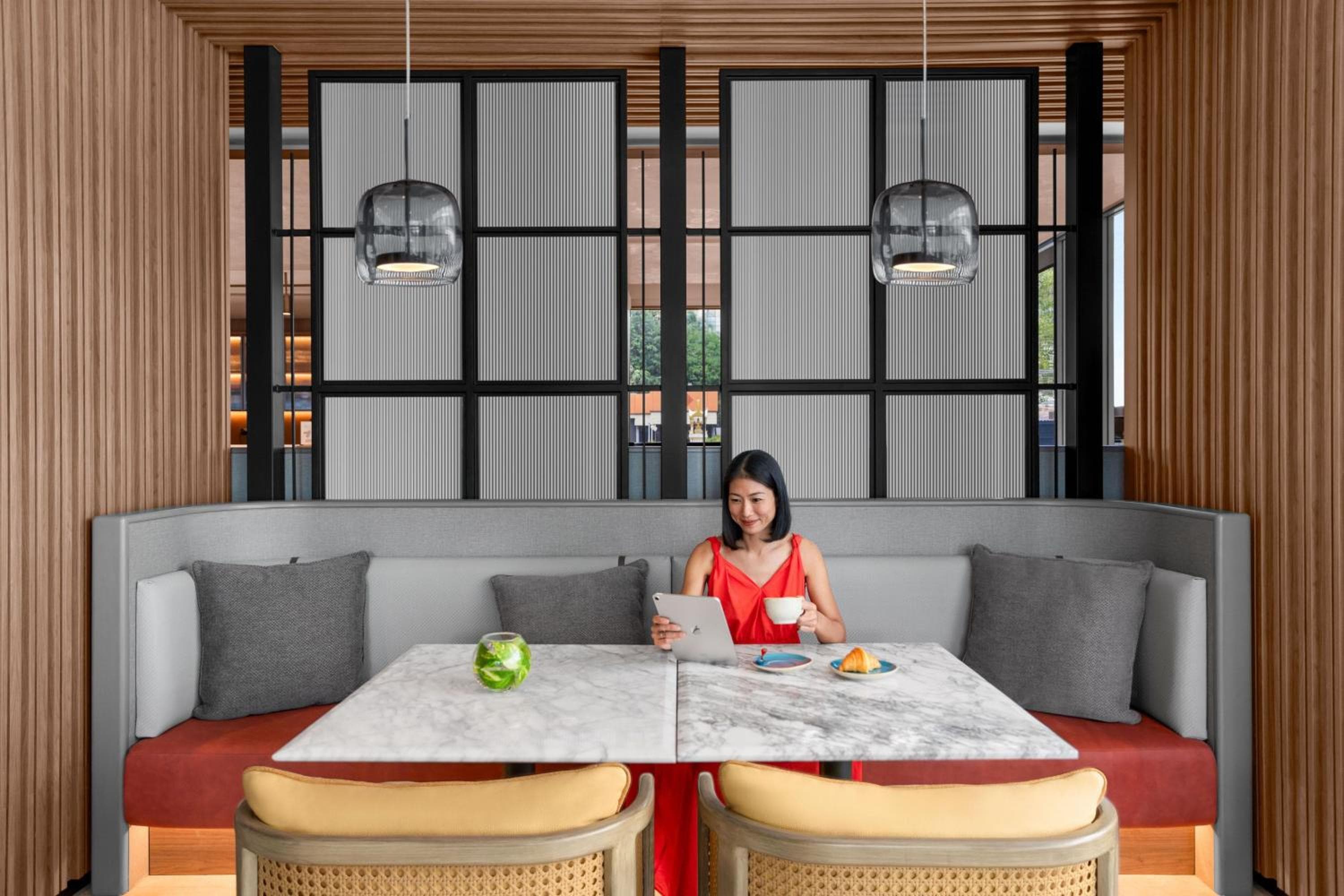 Courtyard by Marriott Bangkok Sukhumvit 20 — 23
