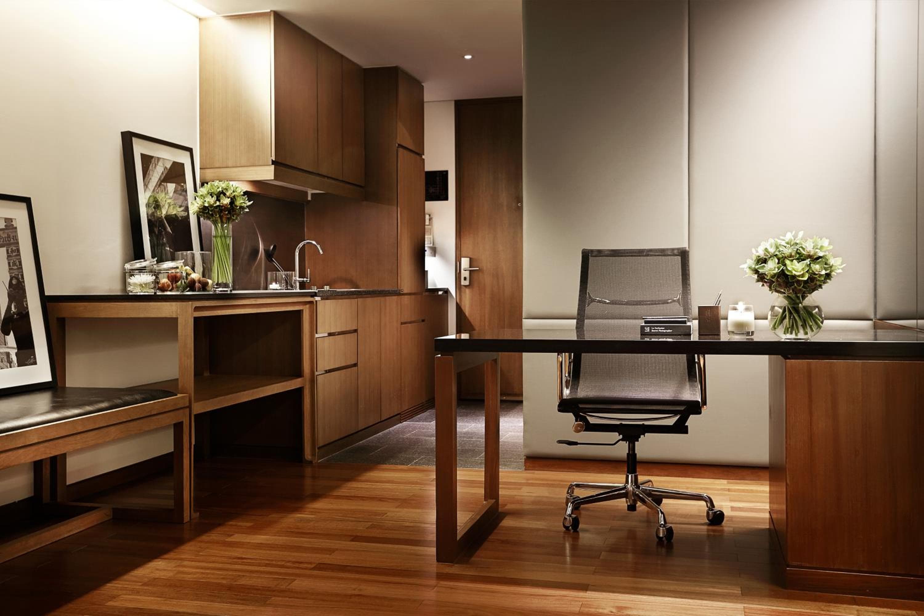 Hansar Bangkok Hotel — 11