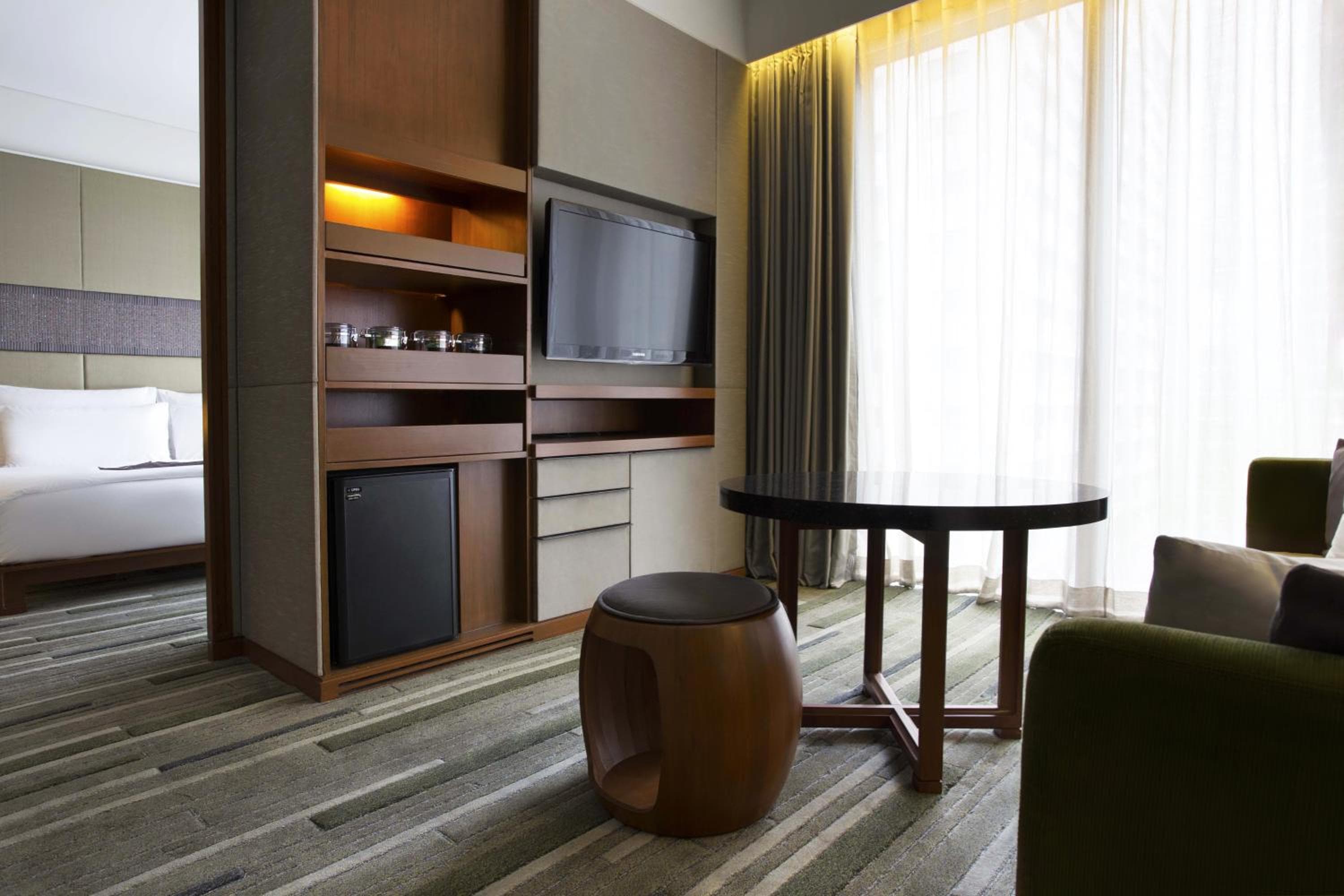 Hansar Bangkok Hotel — 12