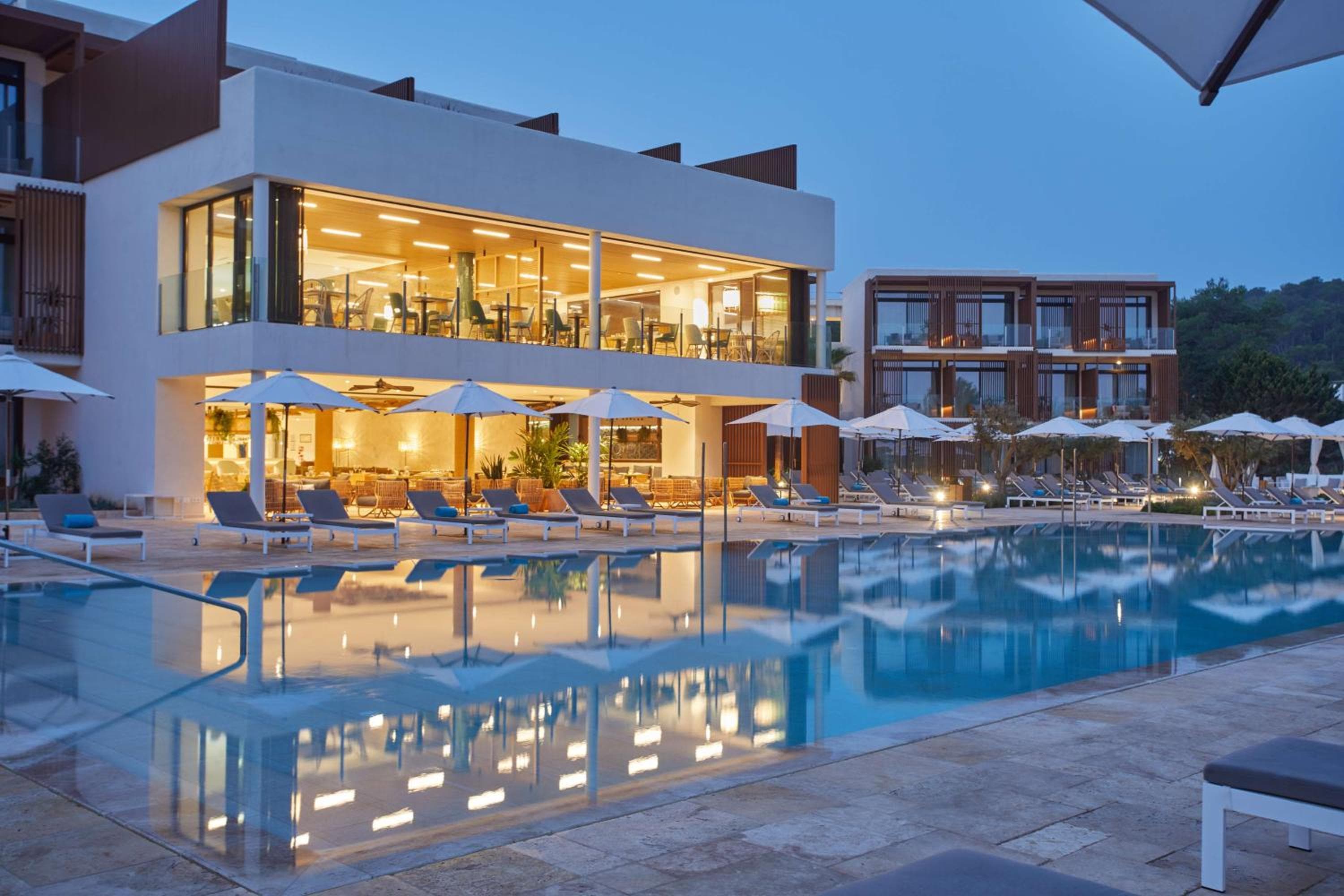 Cala San Miguel The Club, Colección Curio by Hilton — 10