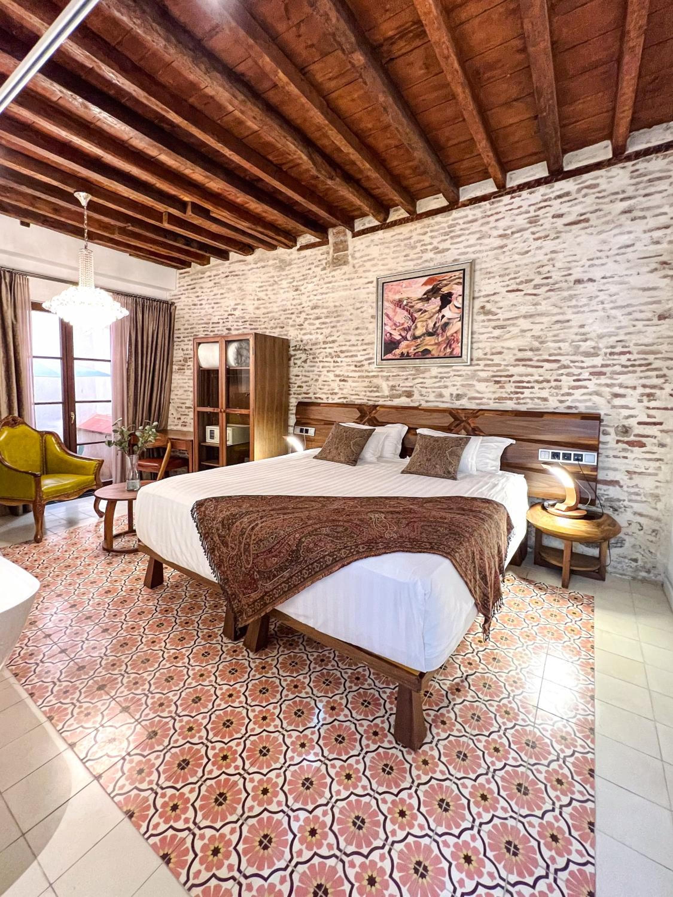 Anahita Boutique Hotel — 1