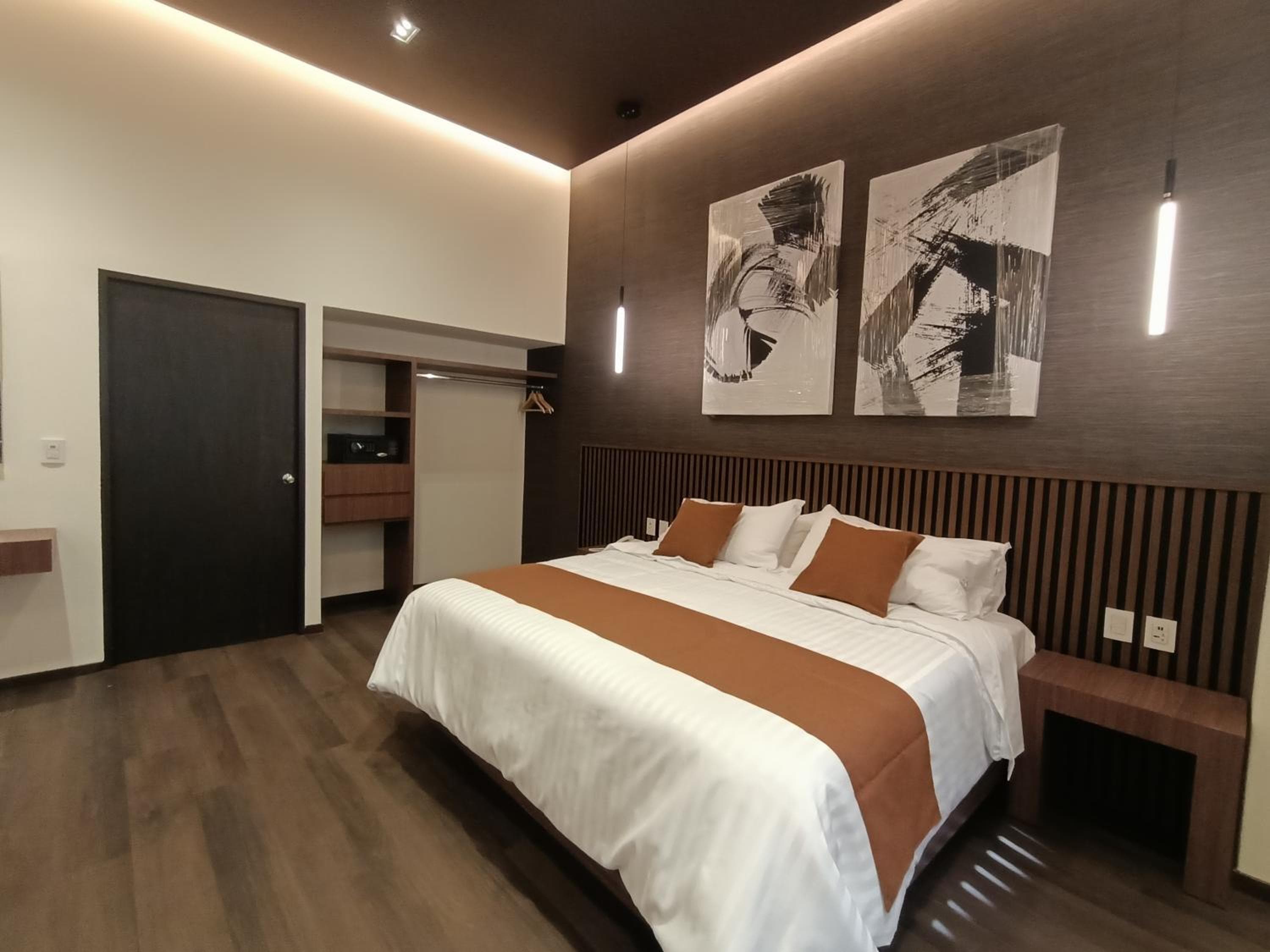 Hotel El Salvador — 3