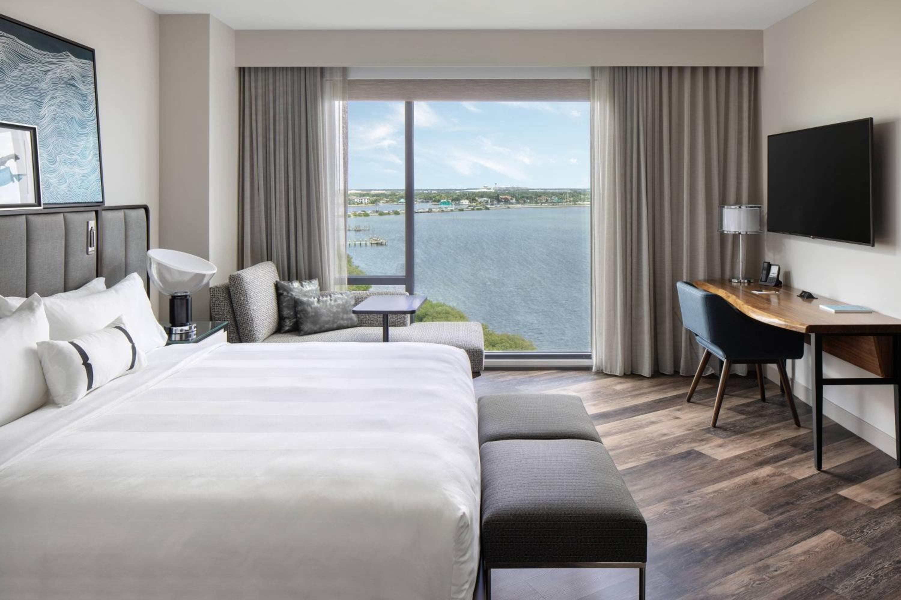 The CURRENT Hotel, Autograph Collection — 5