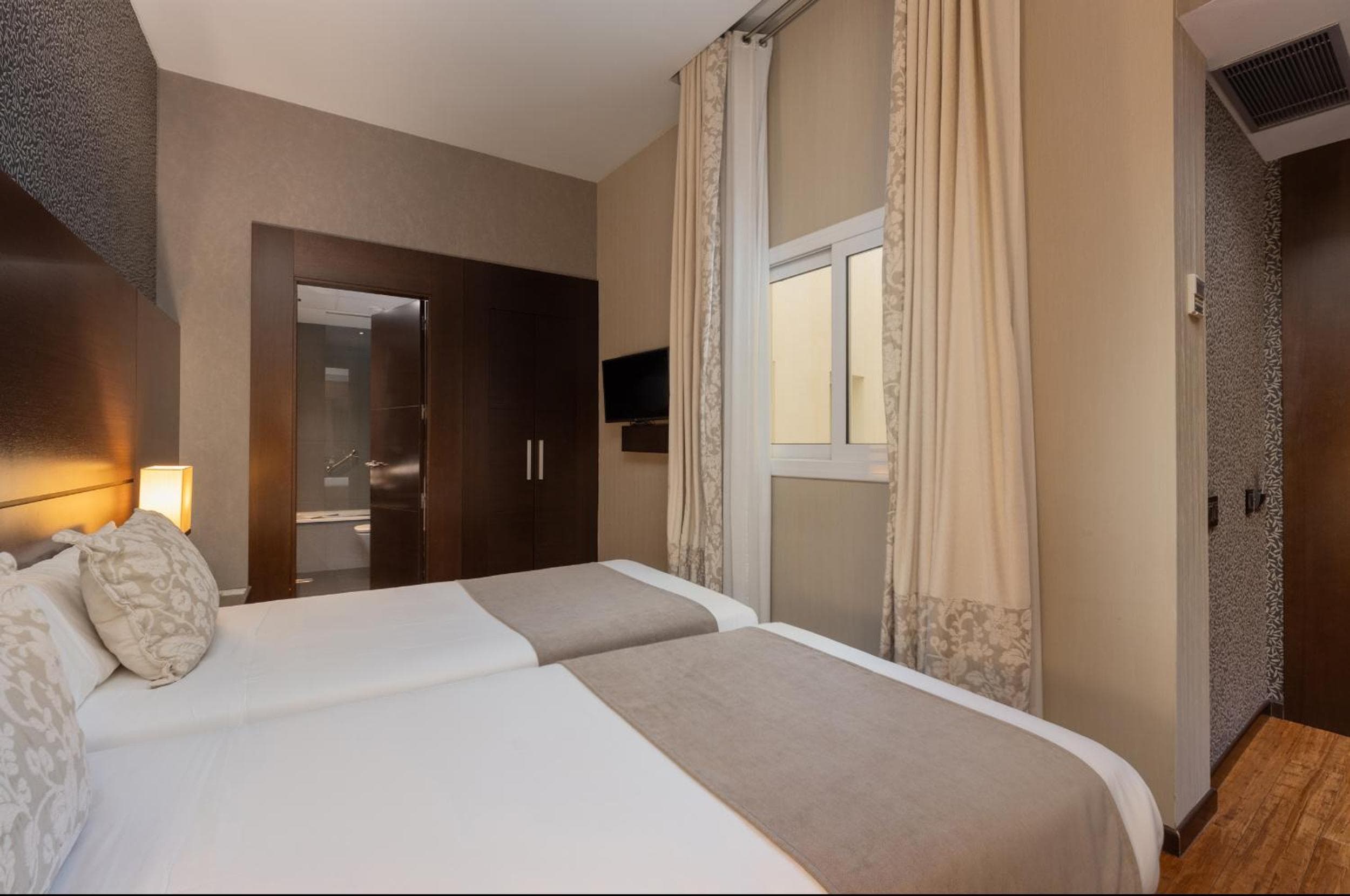 Barcelona Hotel Colonial — 24