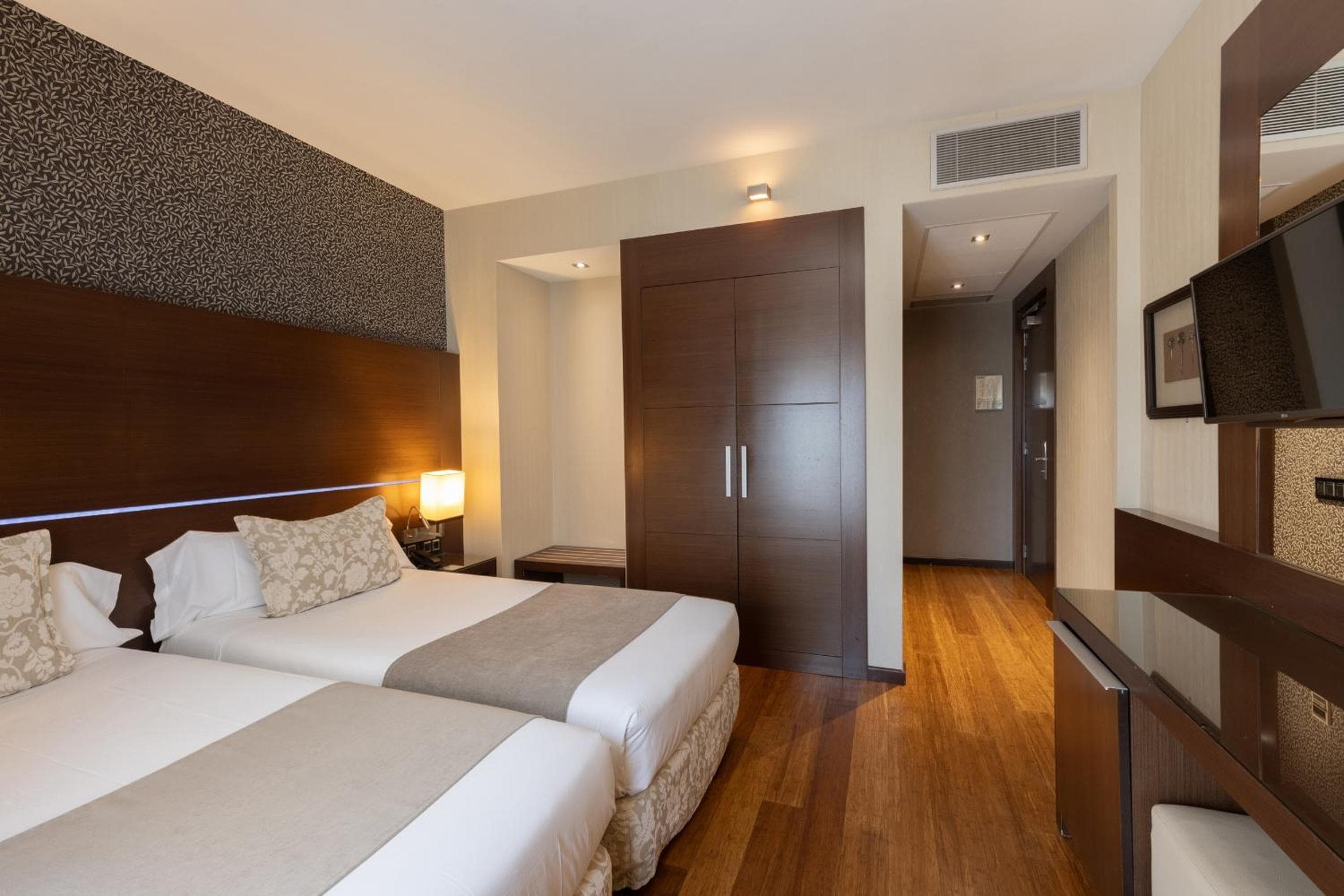 Barcelona Hotel Colonial — 15