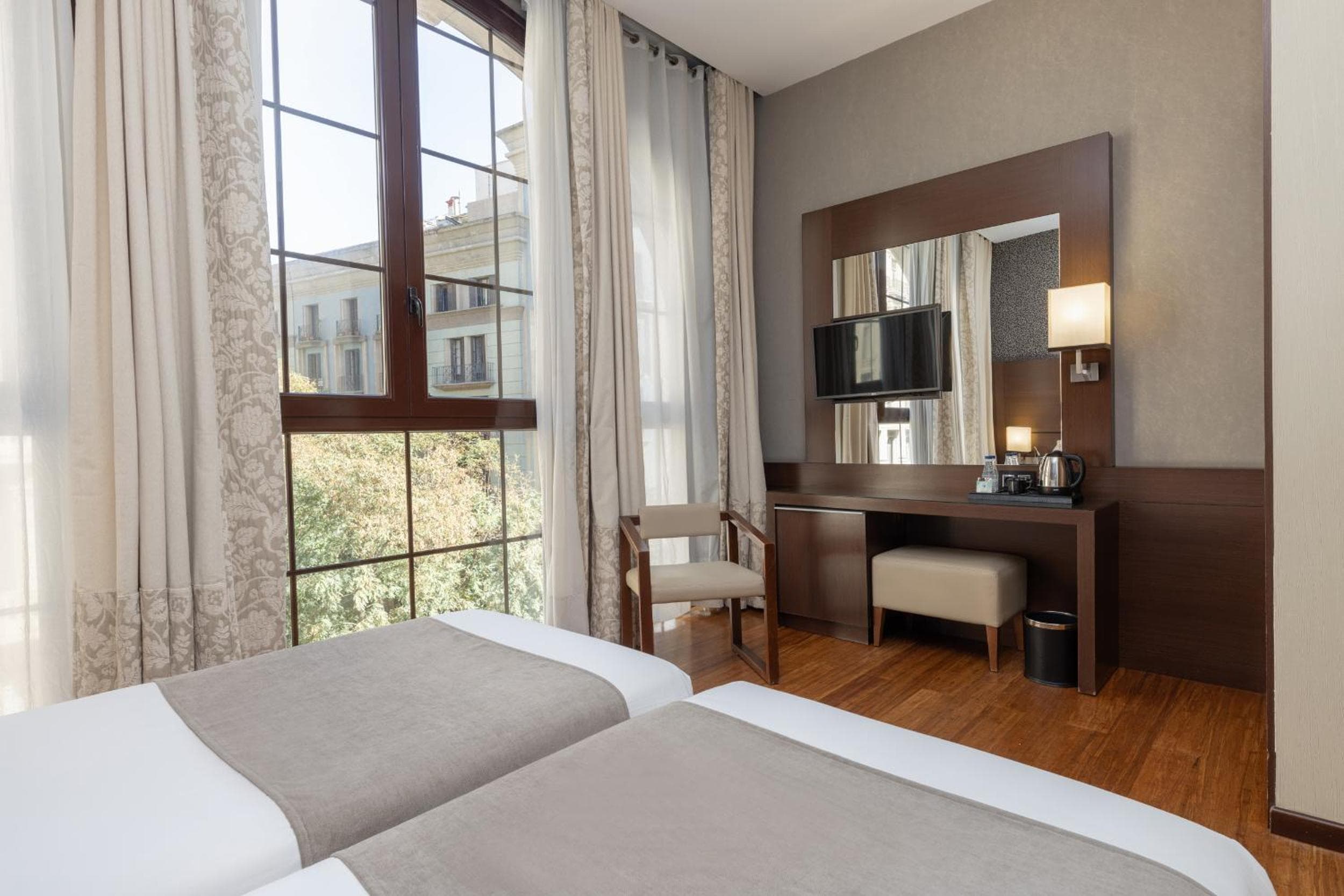 Barcelona Hotel Colonial — 17