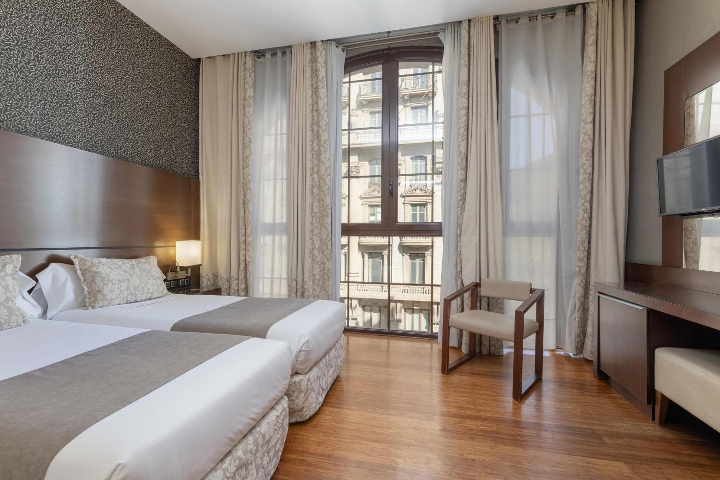 Barcelona Hotel Colonial — 1