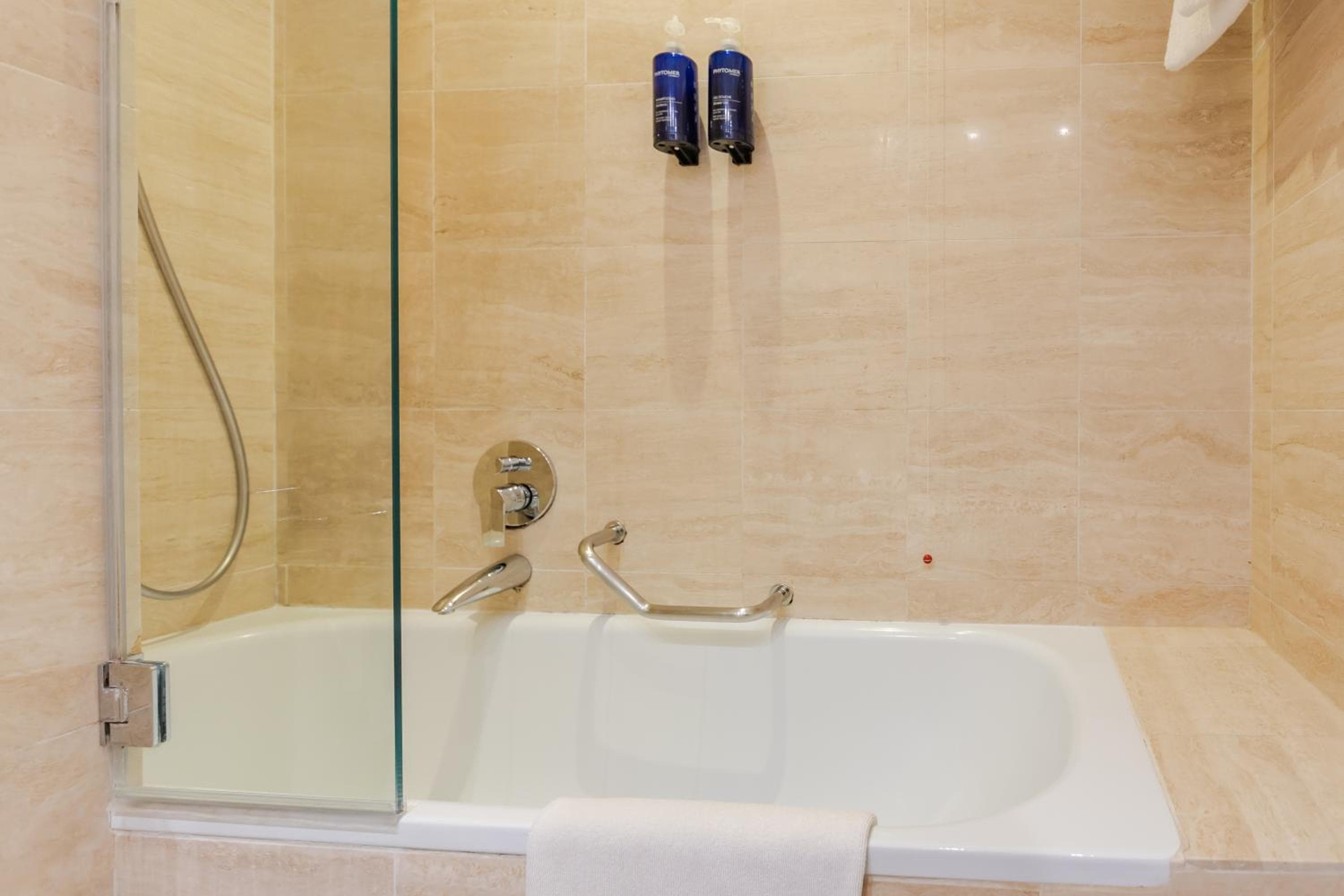 FH55 Hotel Calzaiuoli hotel, Via Calzaiuoli 6, Florence, Italy — photo 61