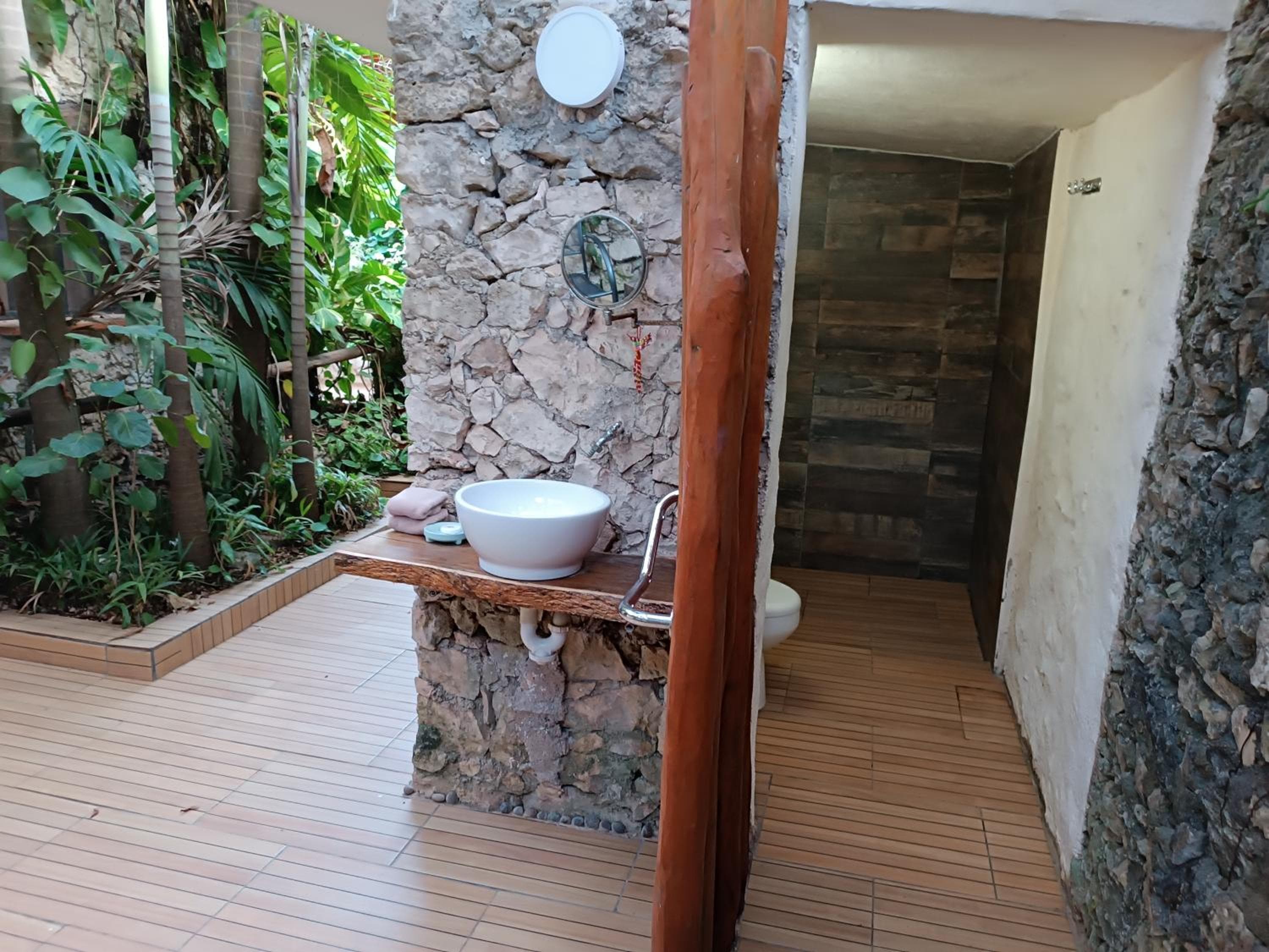 Jungle Lodge CANCUN AEROPUERTO — 20