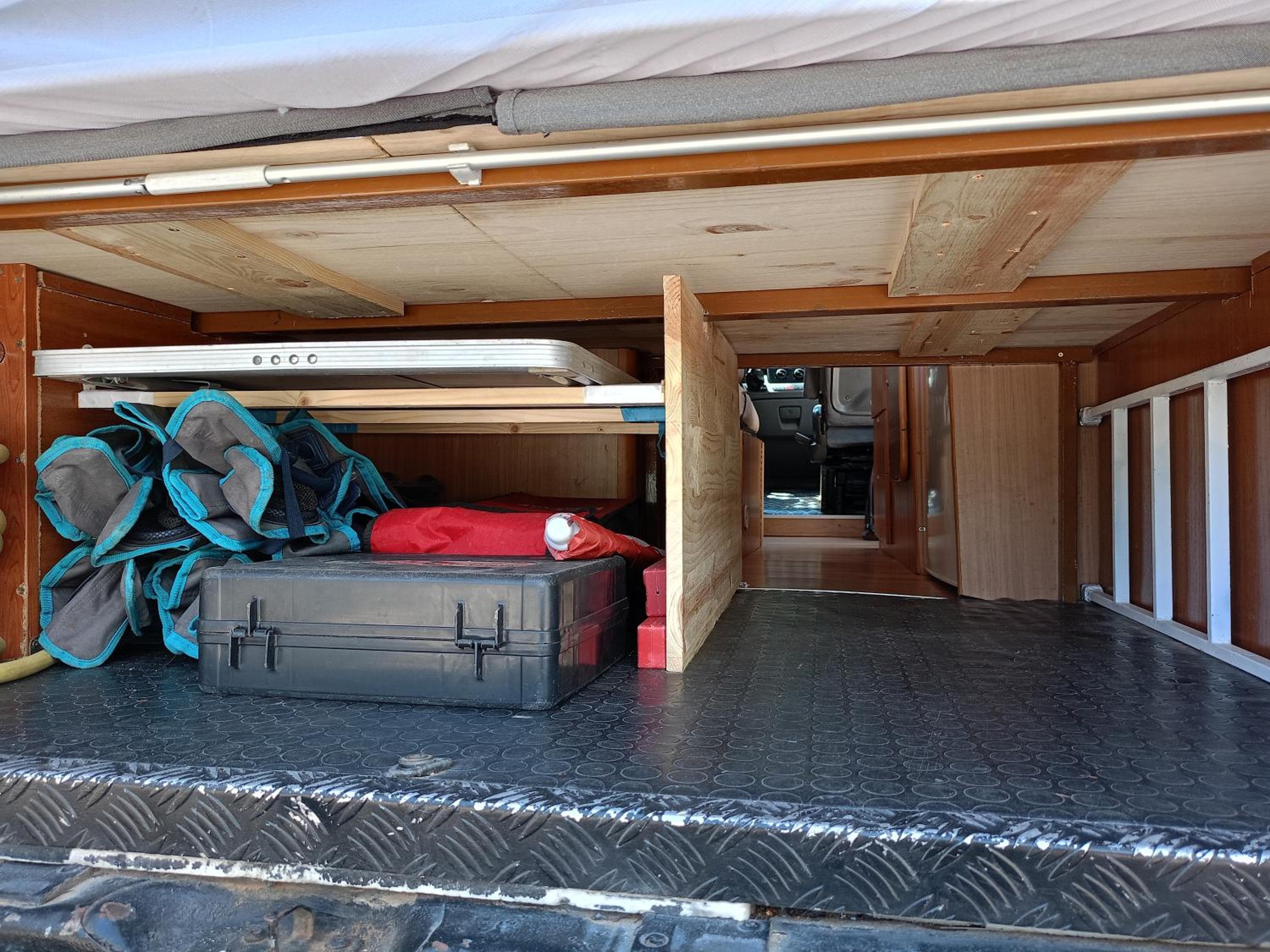 Furgoneta Camper Gran Volumen — 28