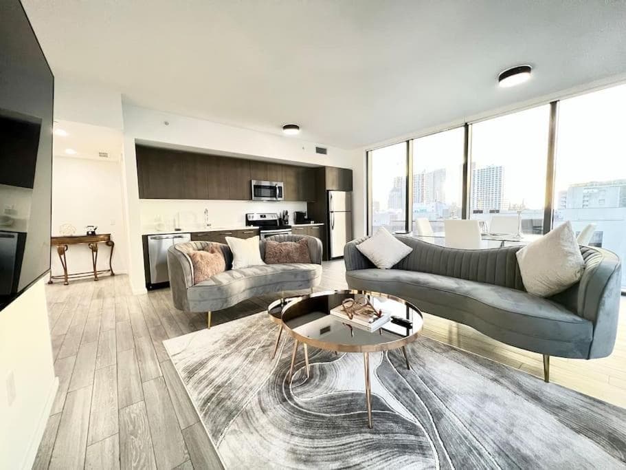 3 BR 3BA Palace Biscayne bay! Prime Locale Views — 28